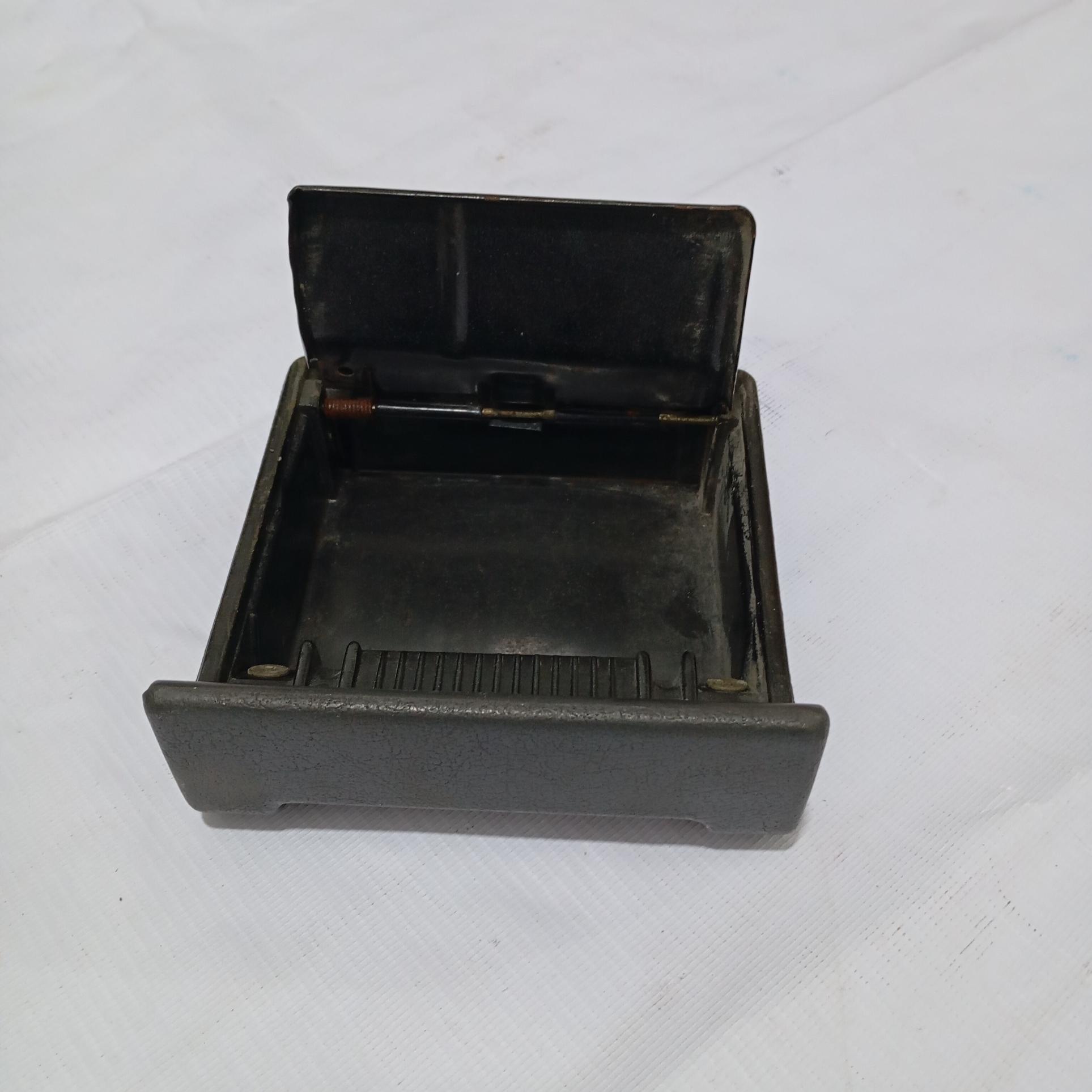 زیرسیگاری خودرو پراید