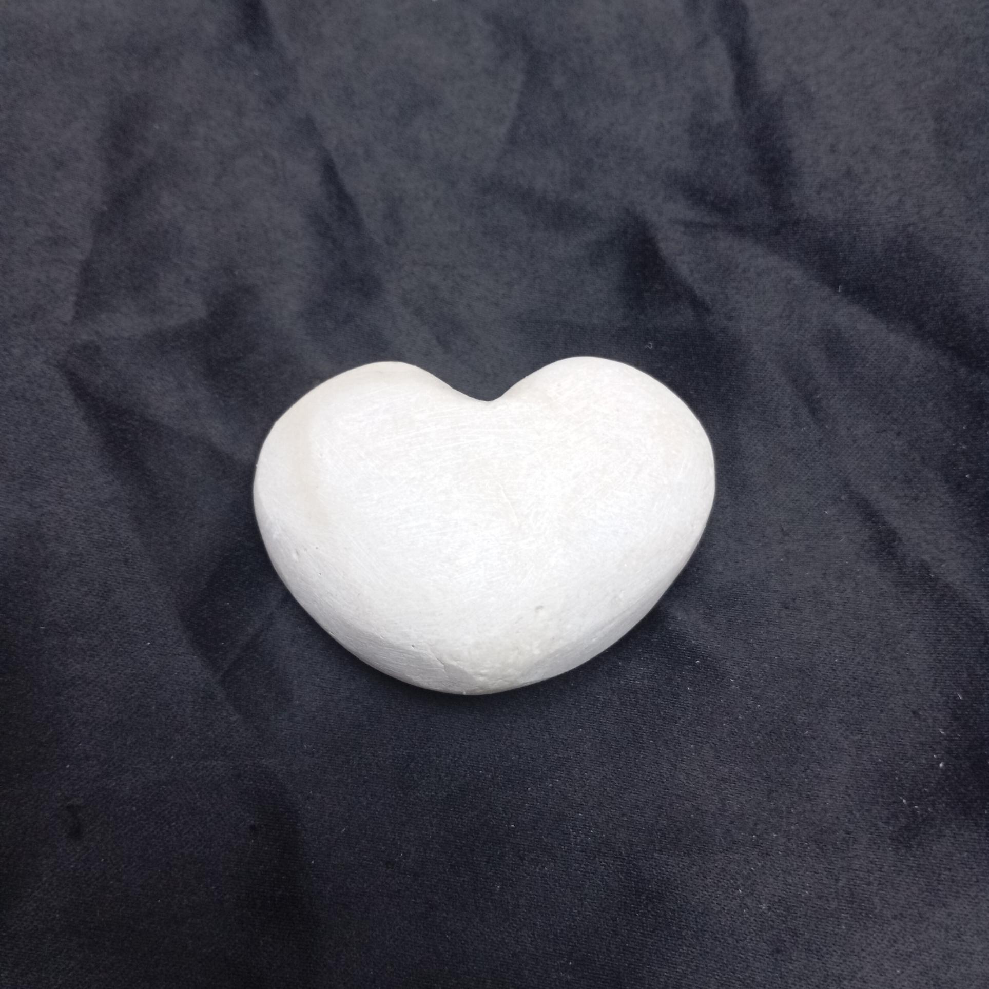 یک عدد قلب سنگی