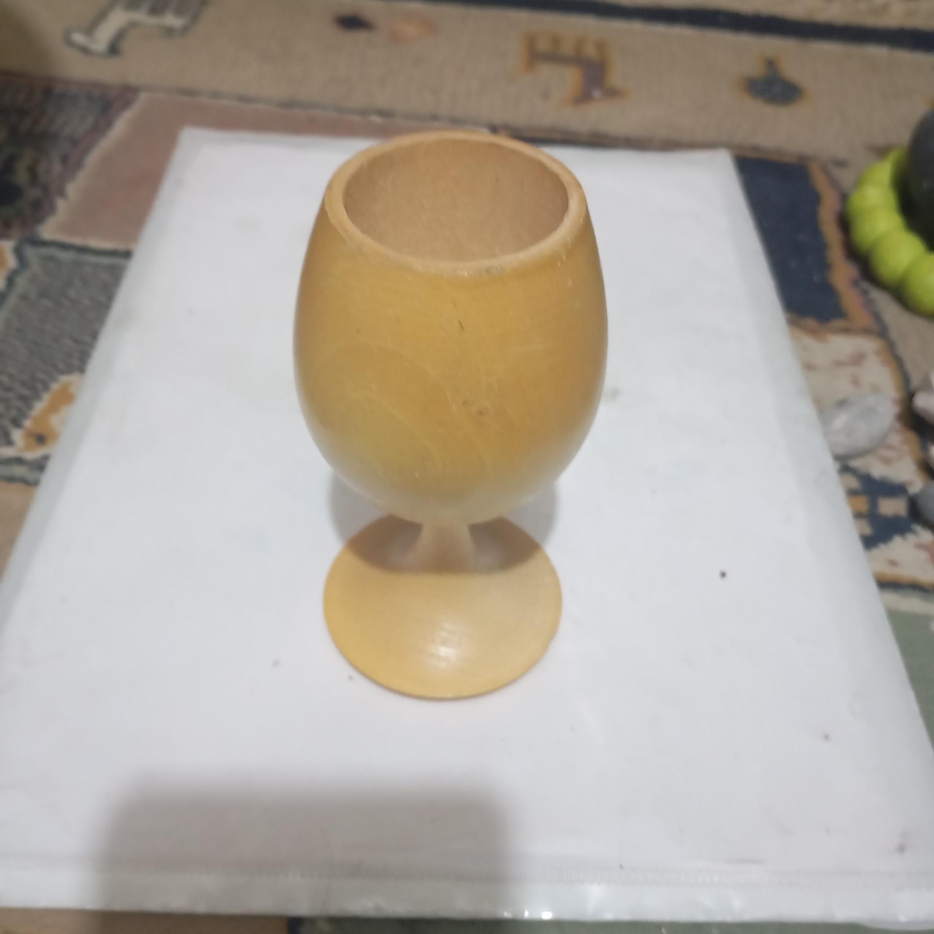 لیوان چوبی قدیمی