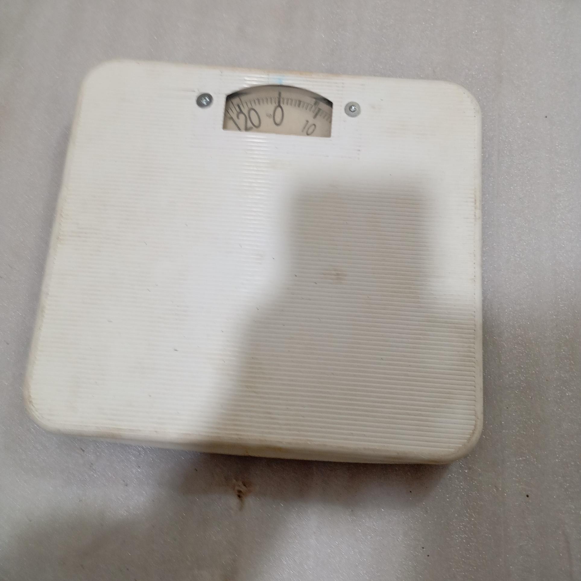 ترازو عقربه ای خانگی