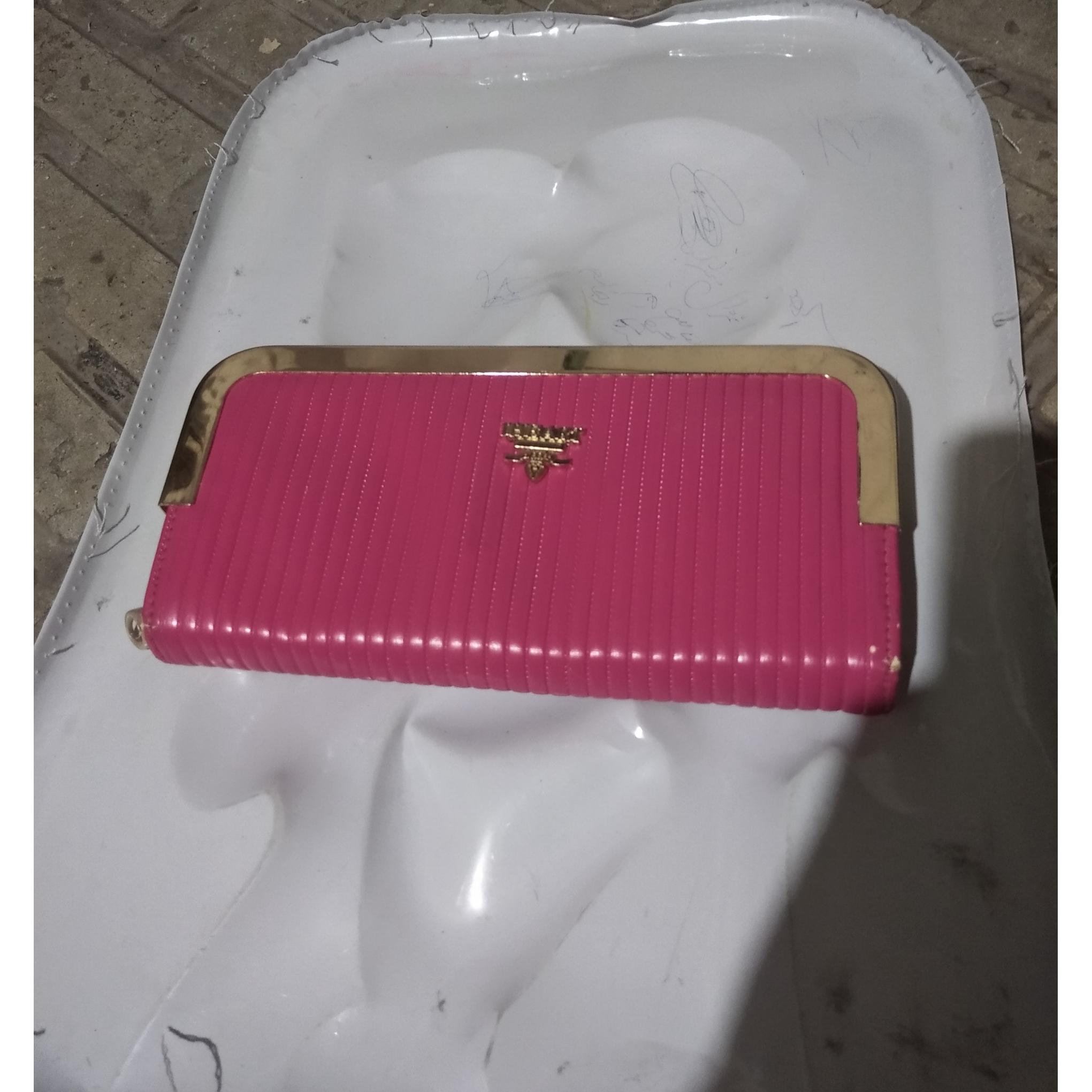 کیف پول یا دستی زنانه