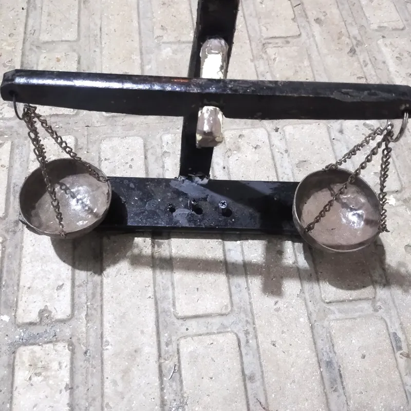 ماکت ترازو چوبی