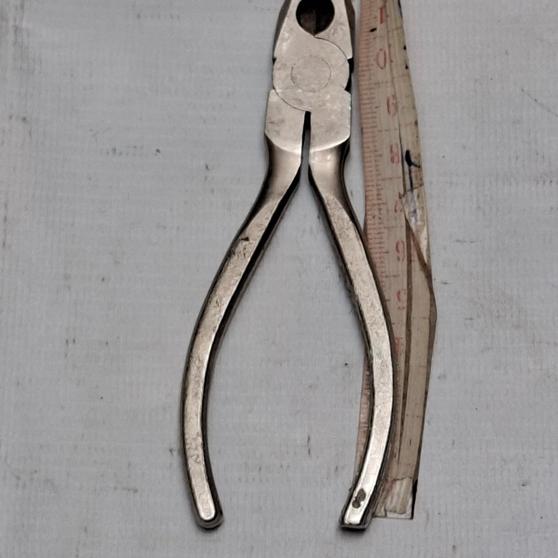 انبر دست کوچک