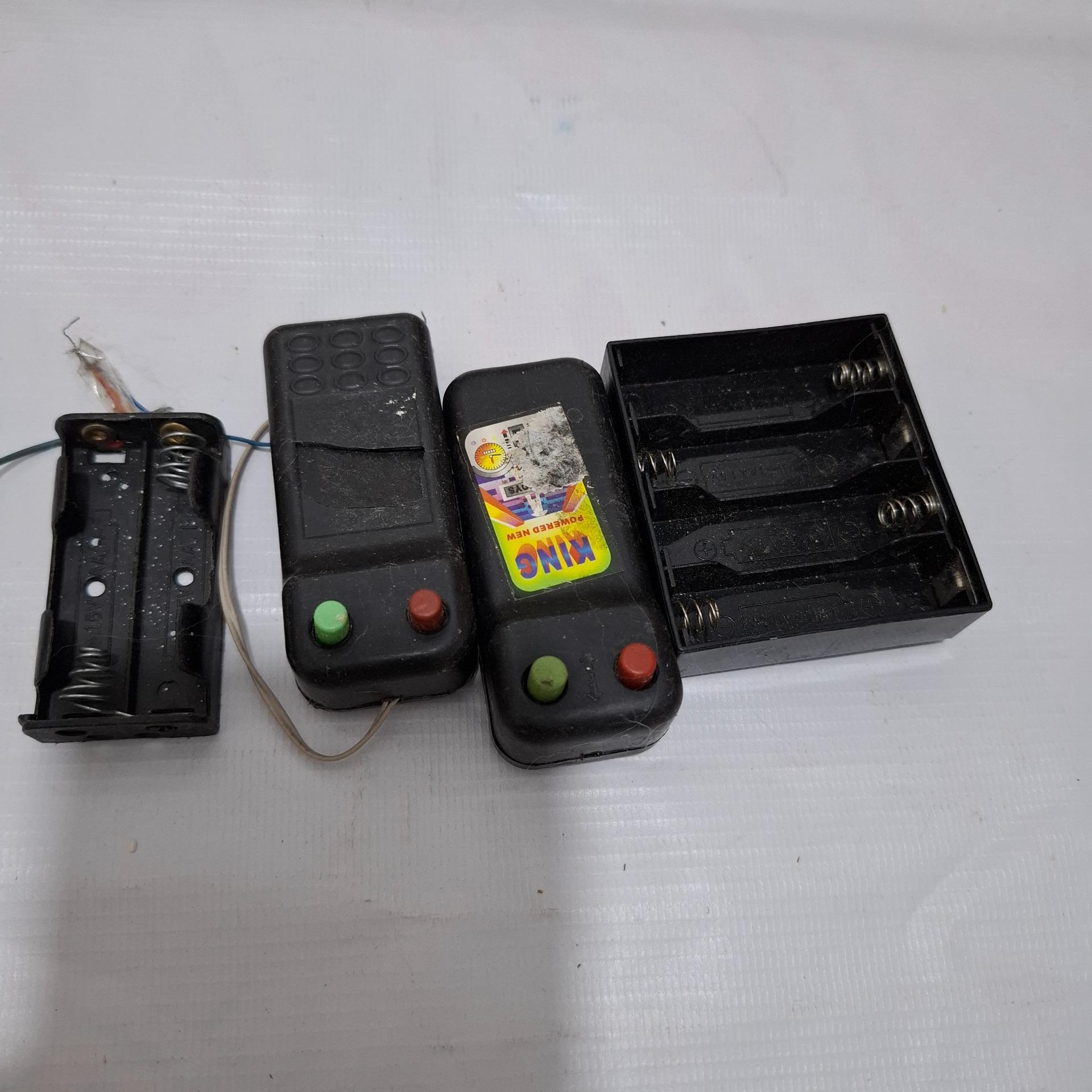 جا باتری چهار عدد موجود