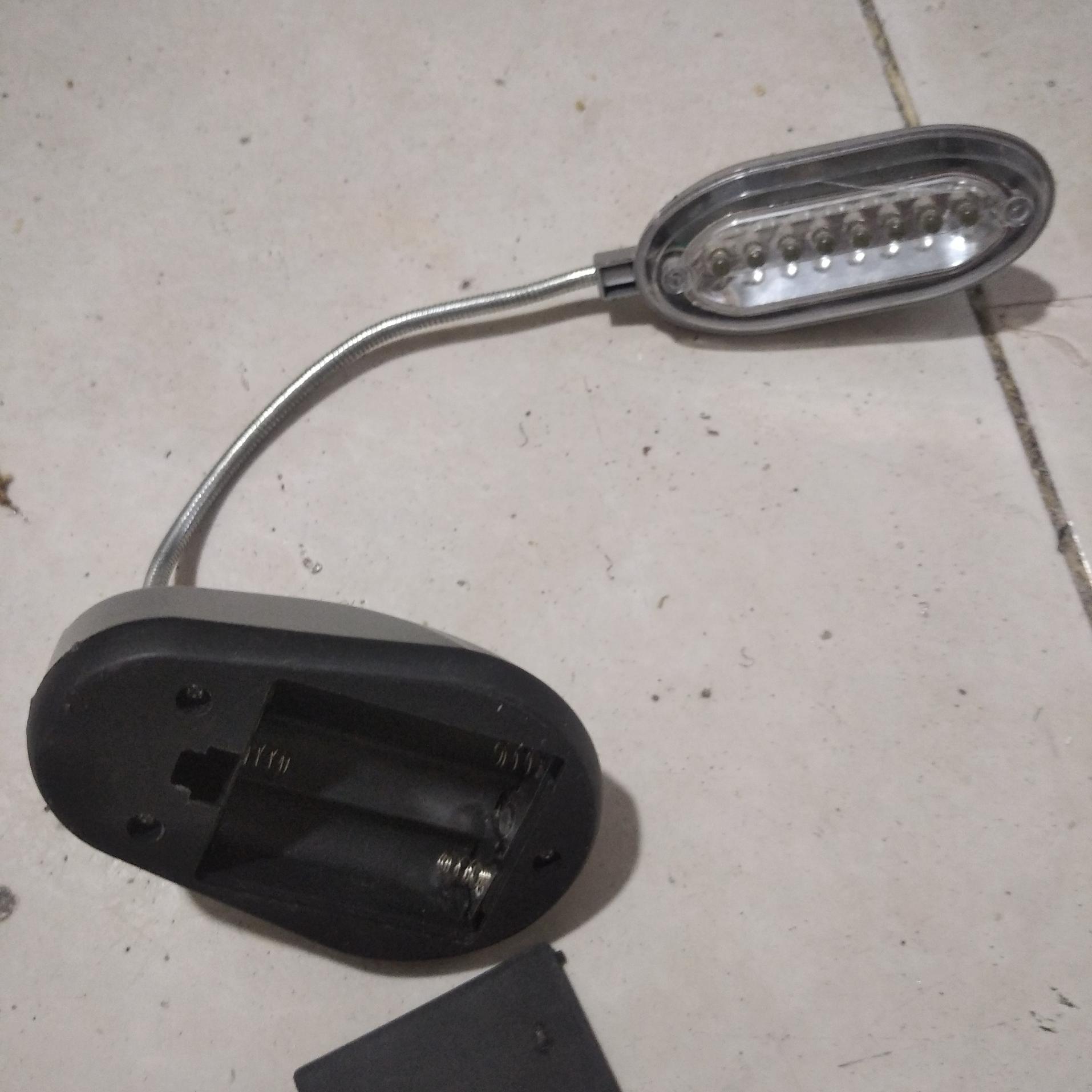 چراغ مطالعه با تری خور