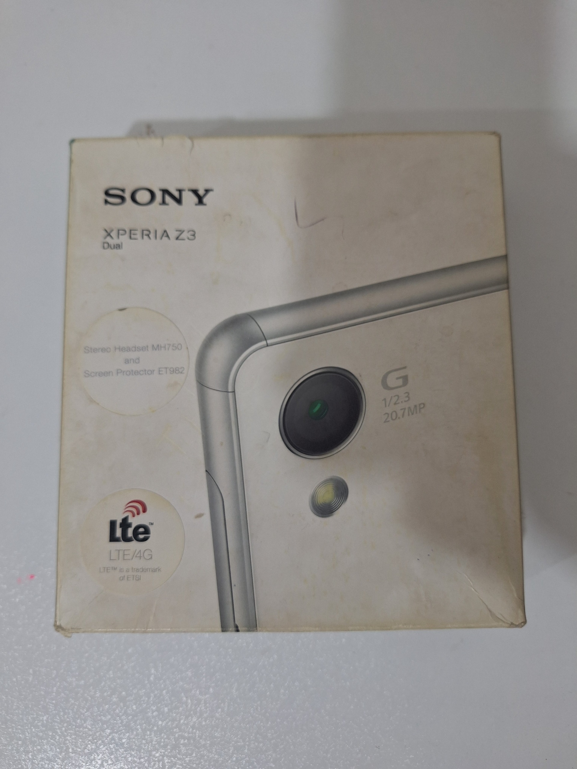 جعبه گوشی سونی z3