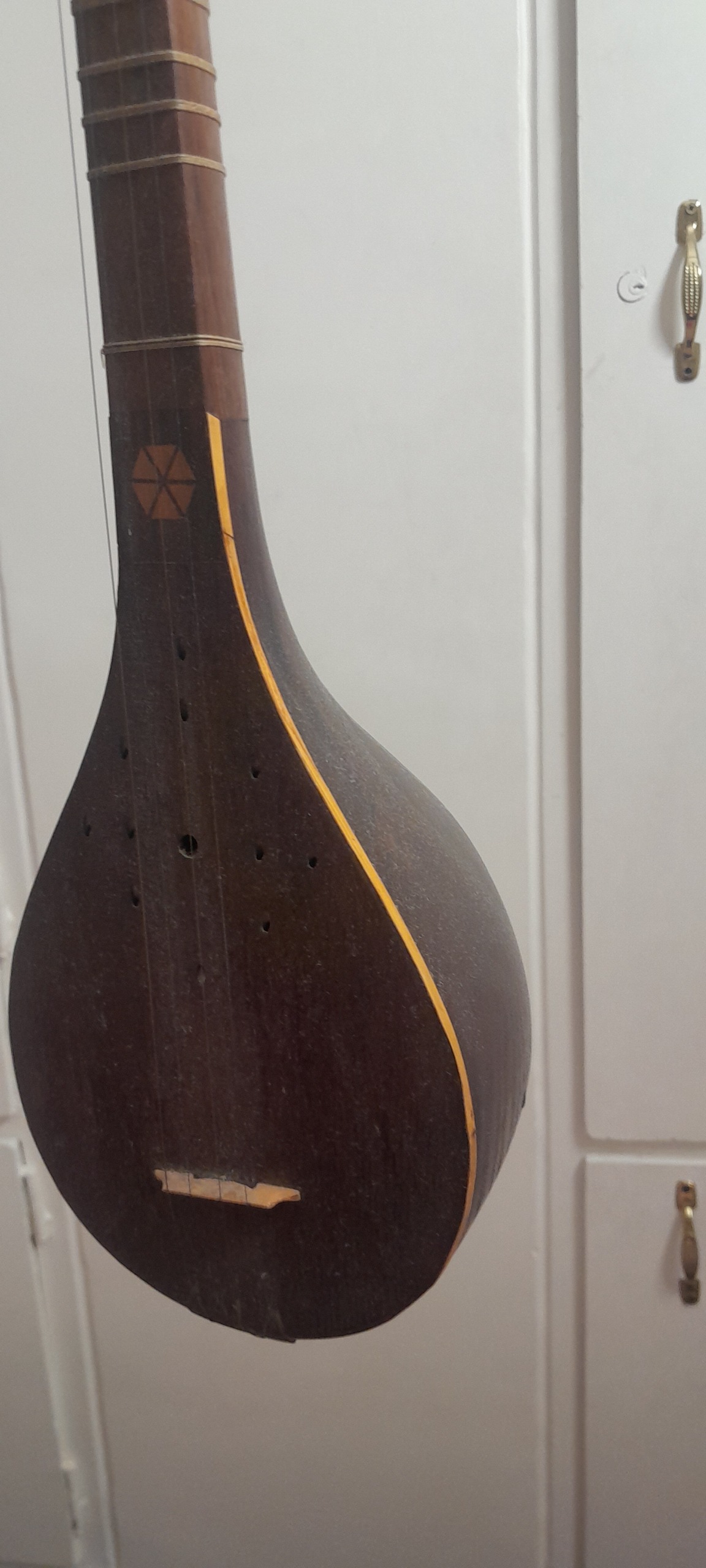 سه تار قدیمی