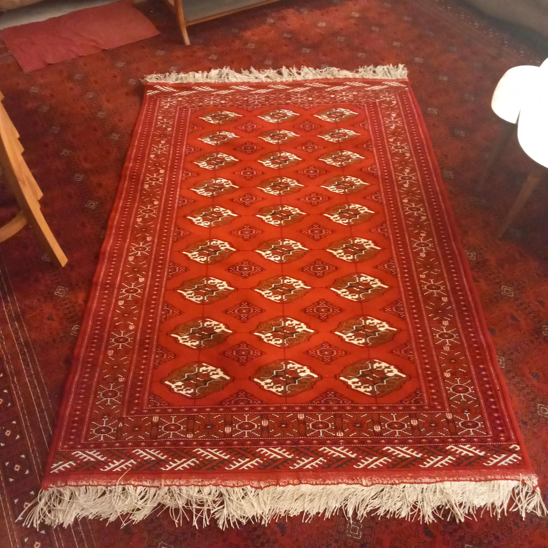 قالیچه دستبافت ترکمنی بسیار زیبا و نفیس