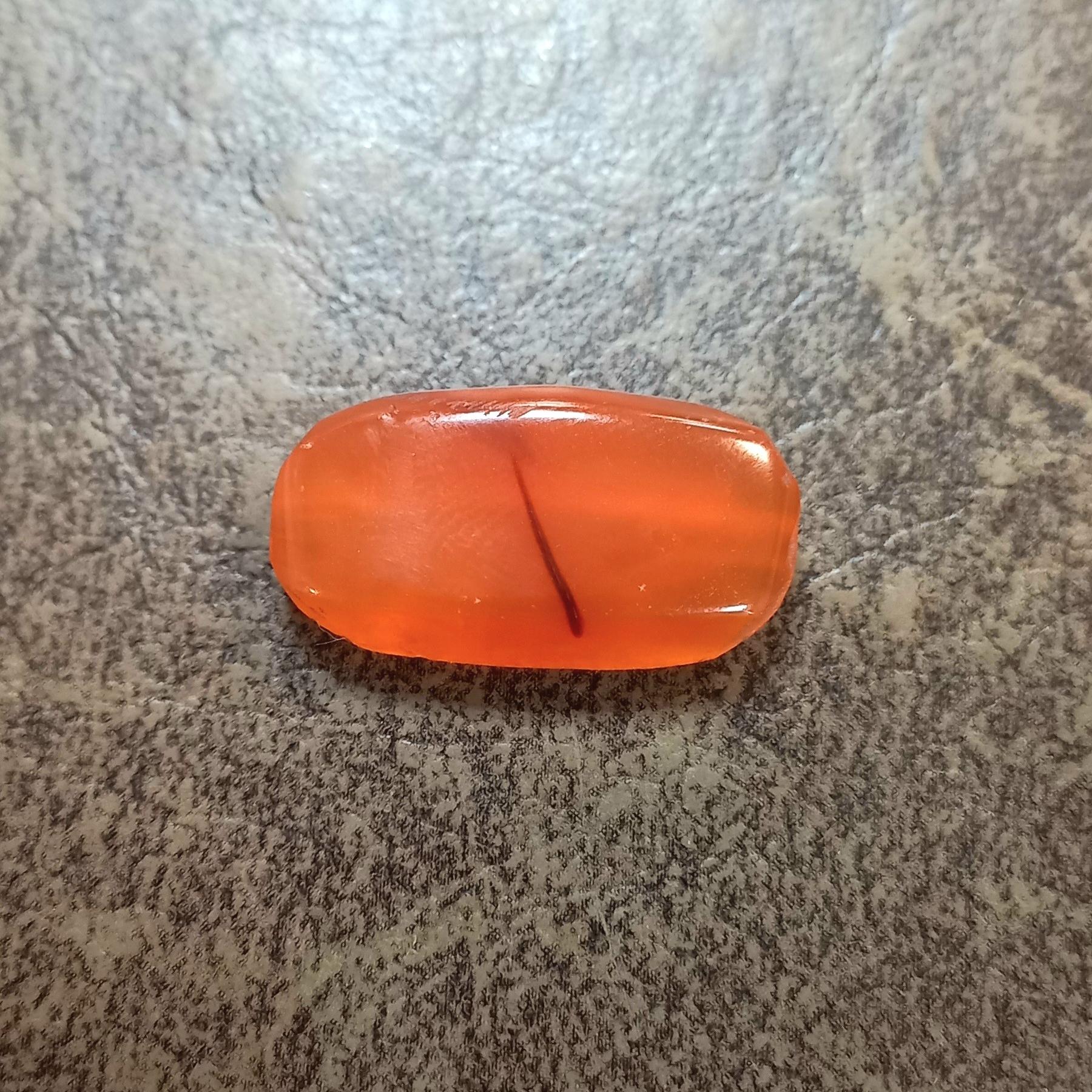 عقیق پرتقالی رگه دار