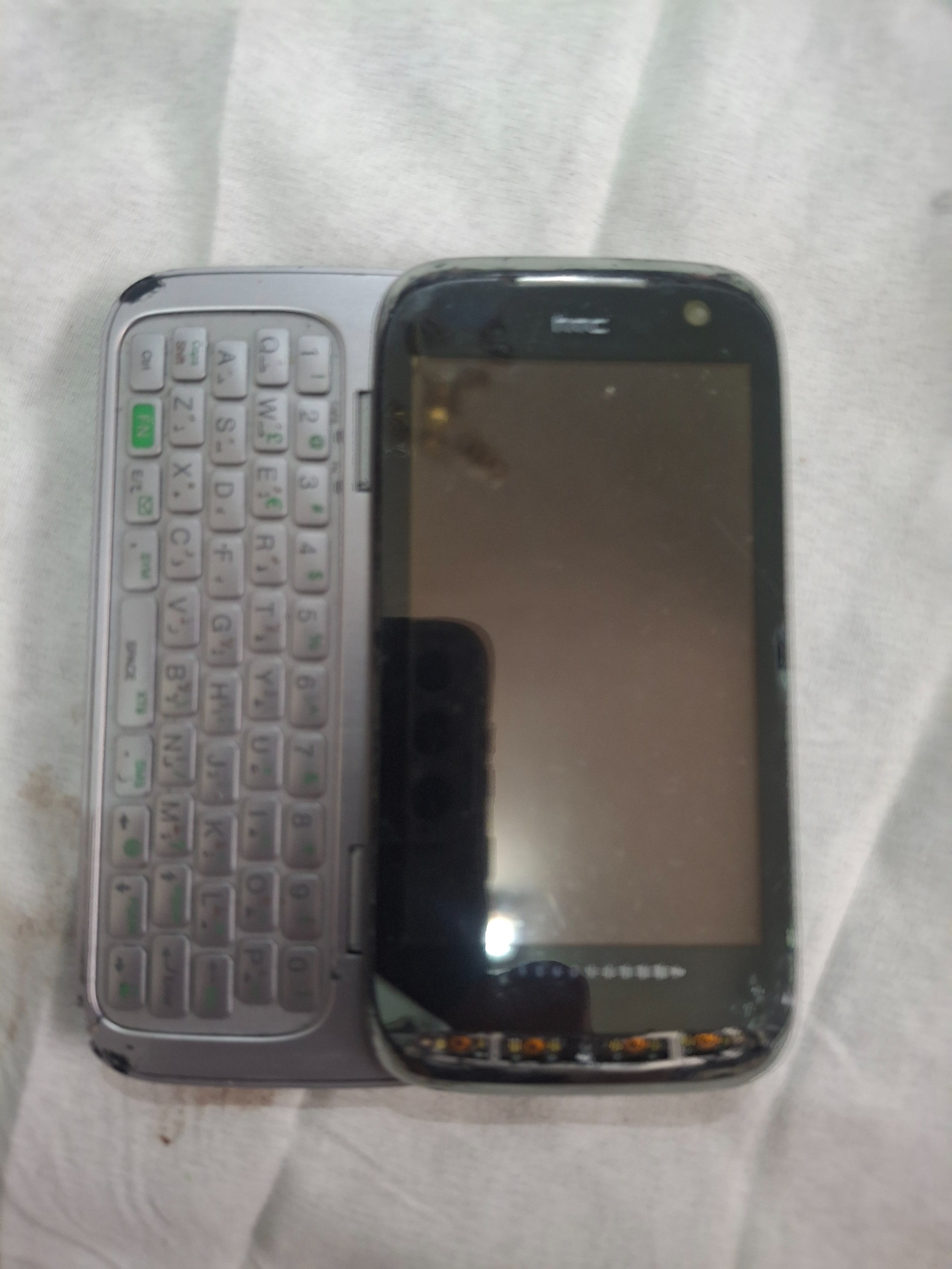 گوشی موبایل hTC