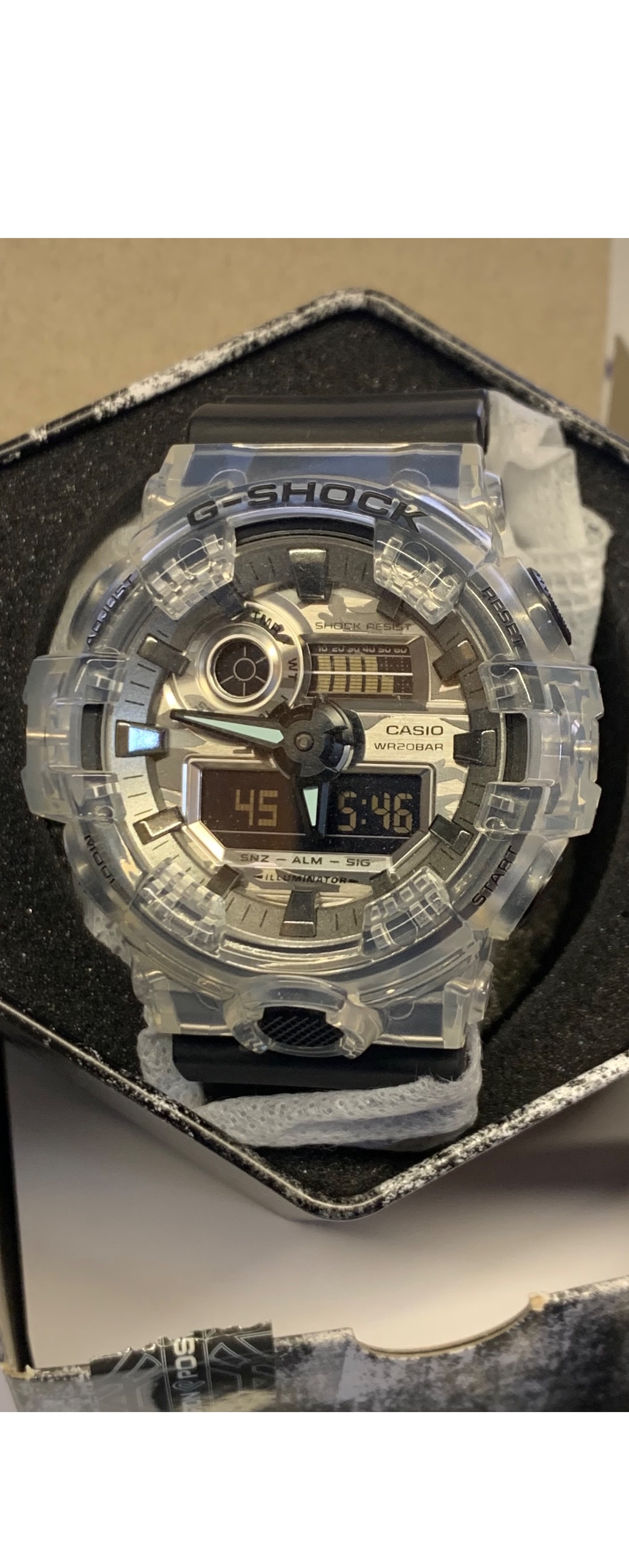 کاسیو جی شاک GA-700skc-1AD