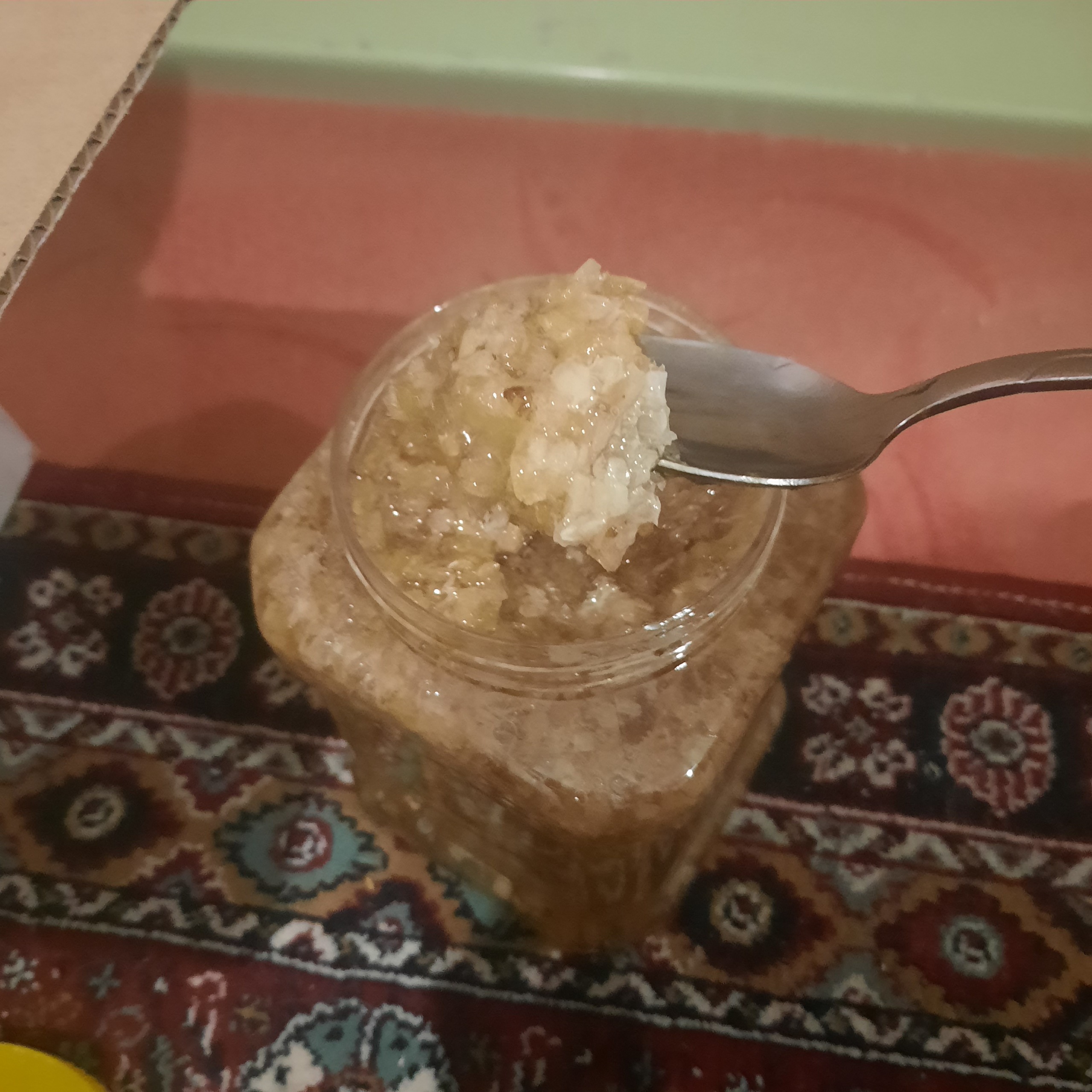 عسل همراه با روپولکی بهترین عسل دنیا