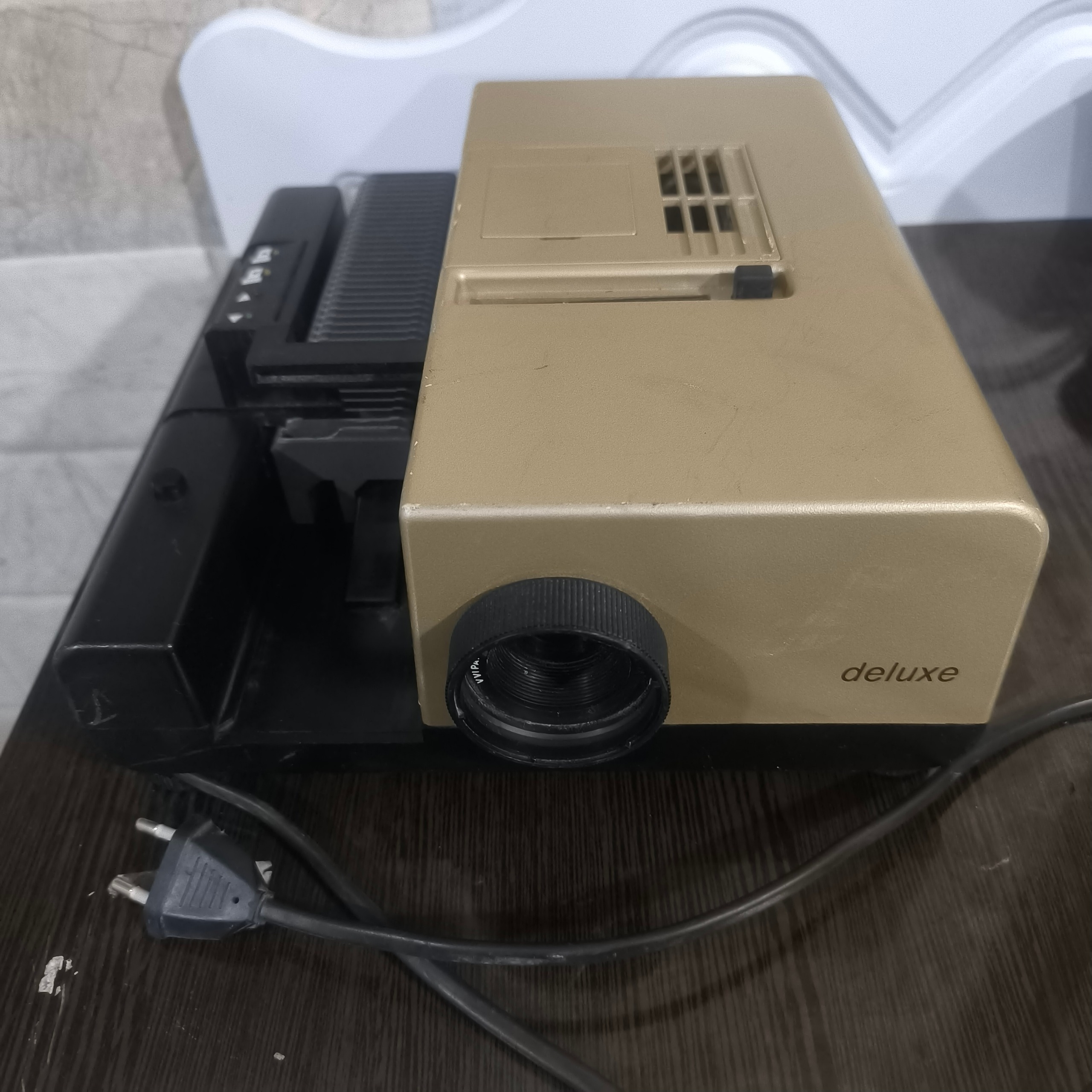 دستگاه اسلاید دولوکس