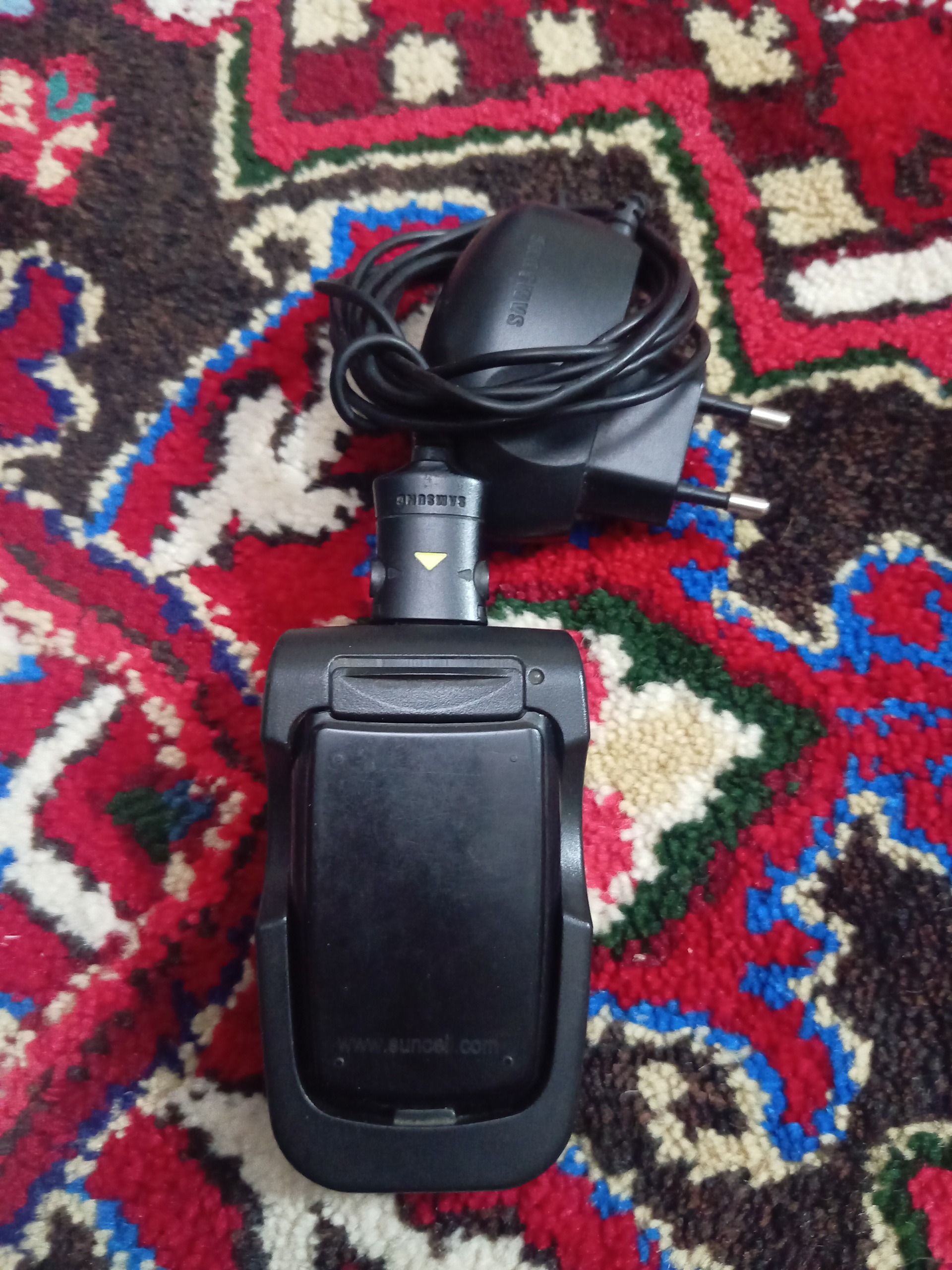 باتری و شارژر رومیزی سامسونگ قدیمی