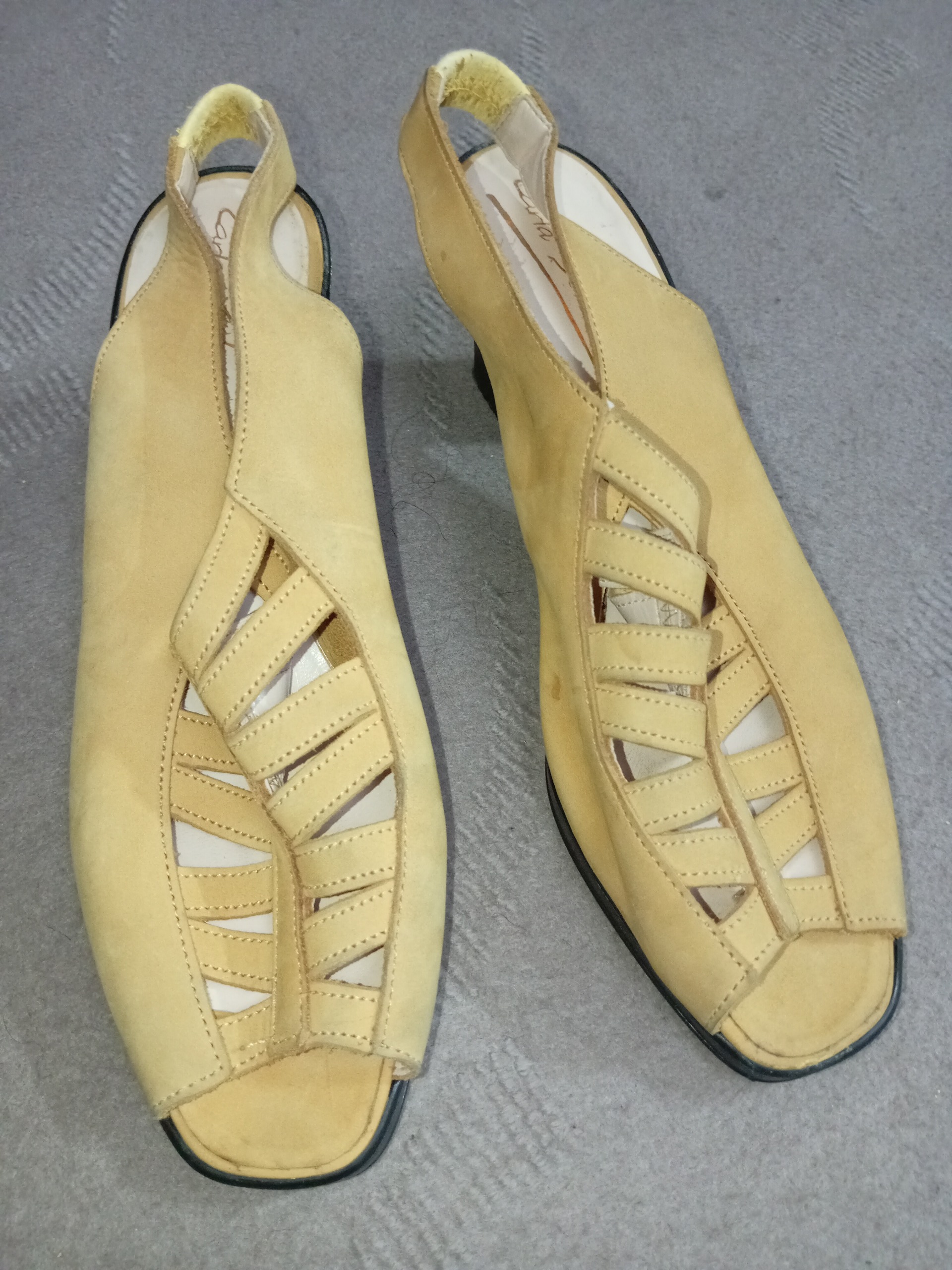 کفش چرمی زنانه