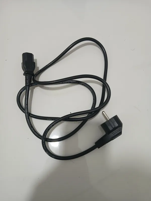 کابل برق کامپیوتر سه پین