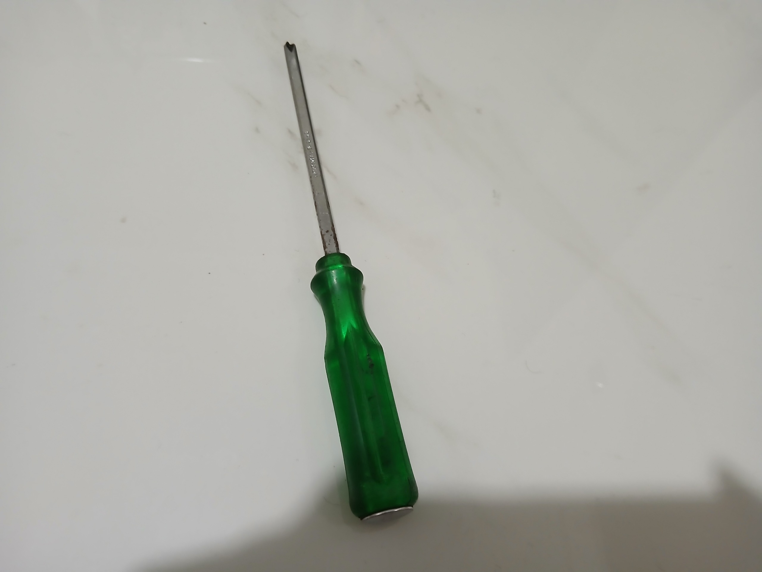 پیچ گوشتی چهارسو ضربه خور لب پر