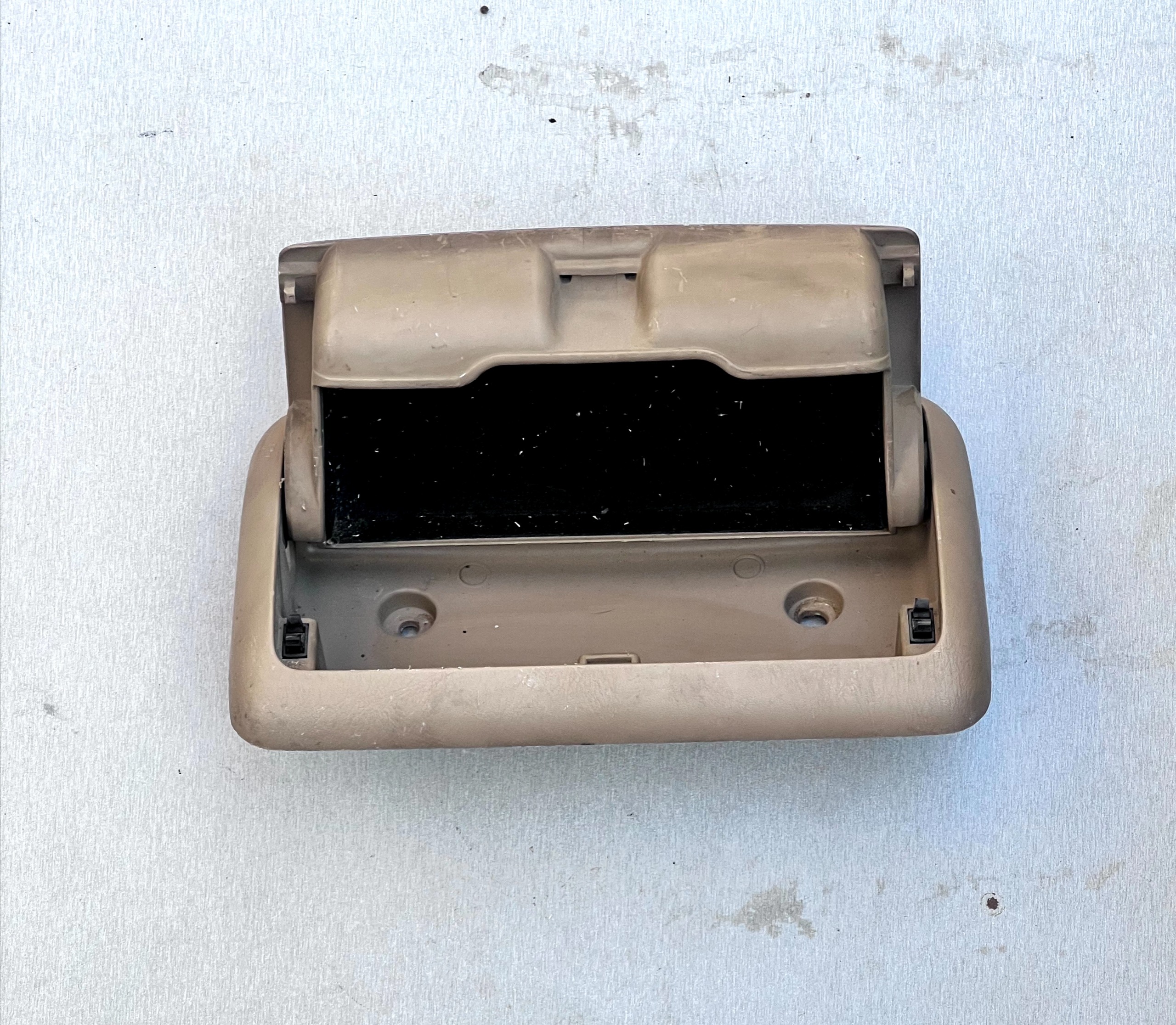 جا عینکی استوک ماکسیما