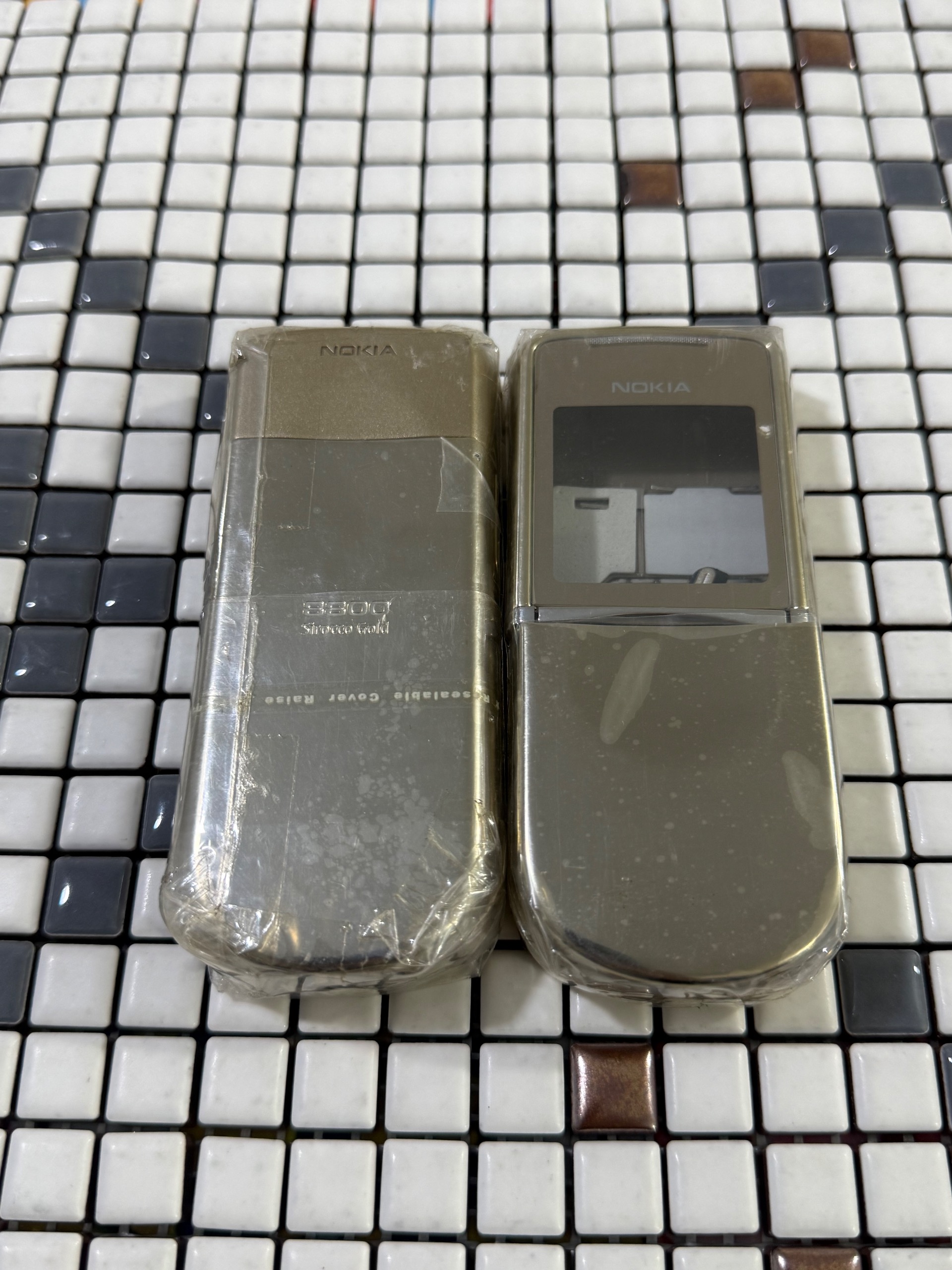 قاب و شاسی اورجینال نوکیا8800سیراکو