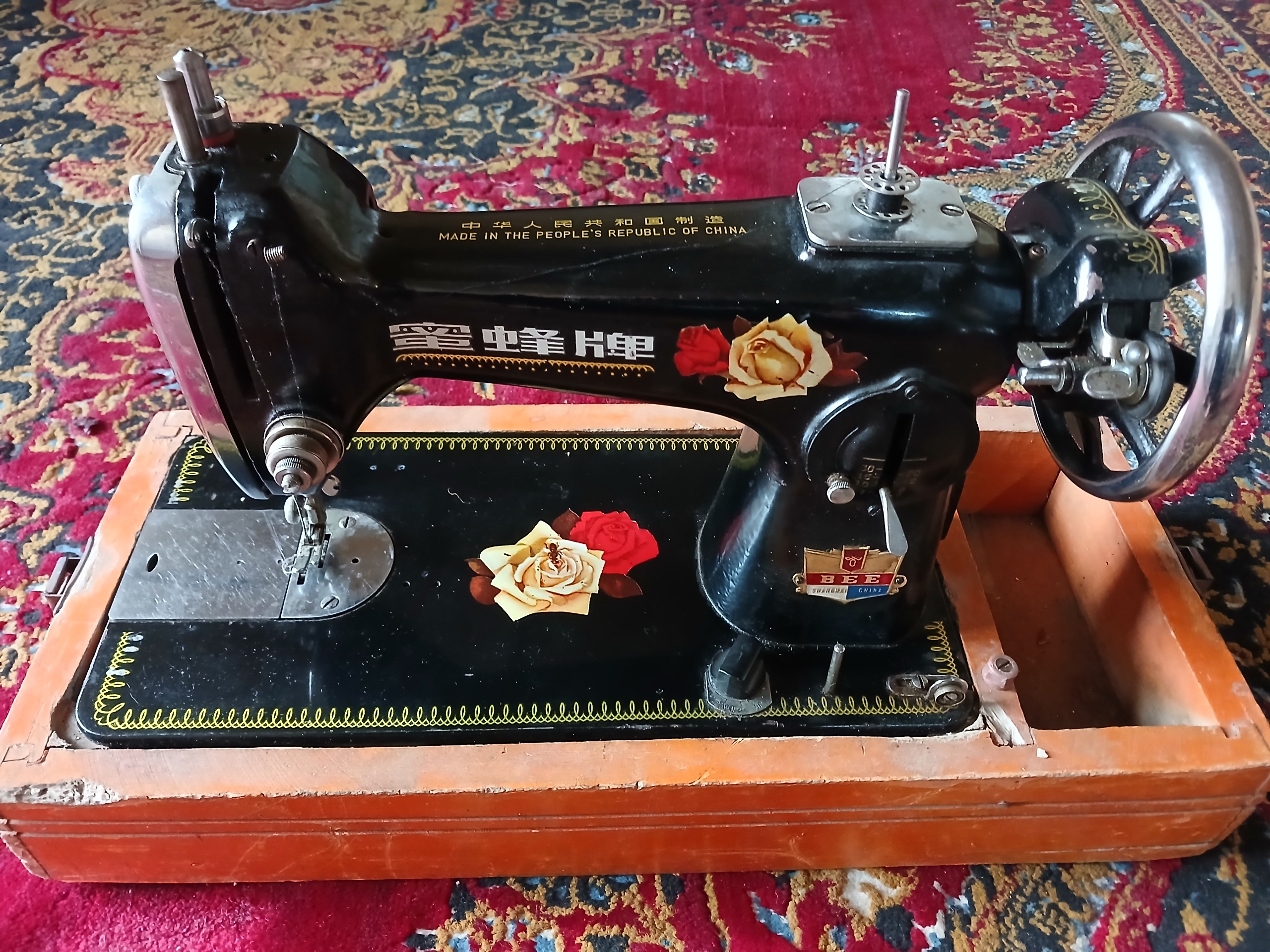 چرخ خیاطی قدیمی