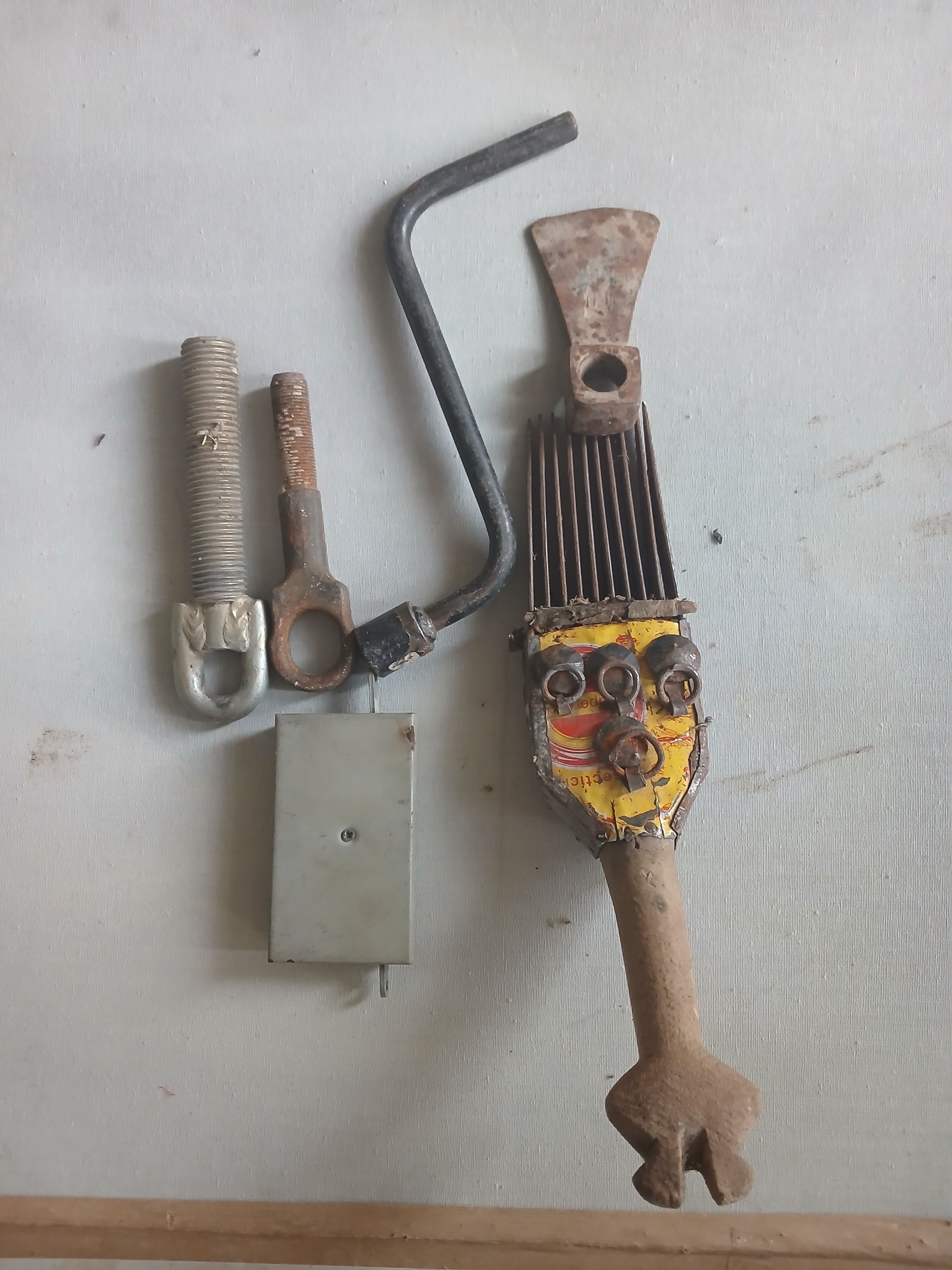 تعدادی لوازم قدیمی