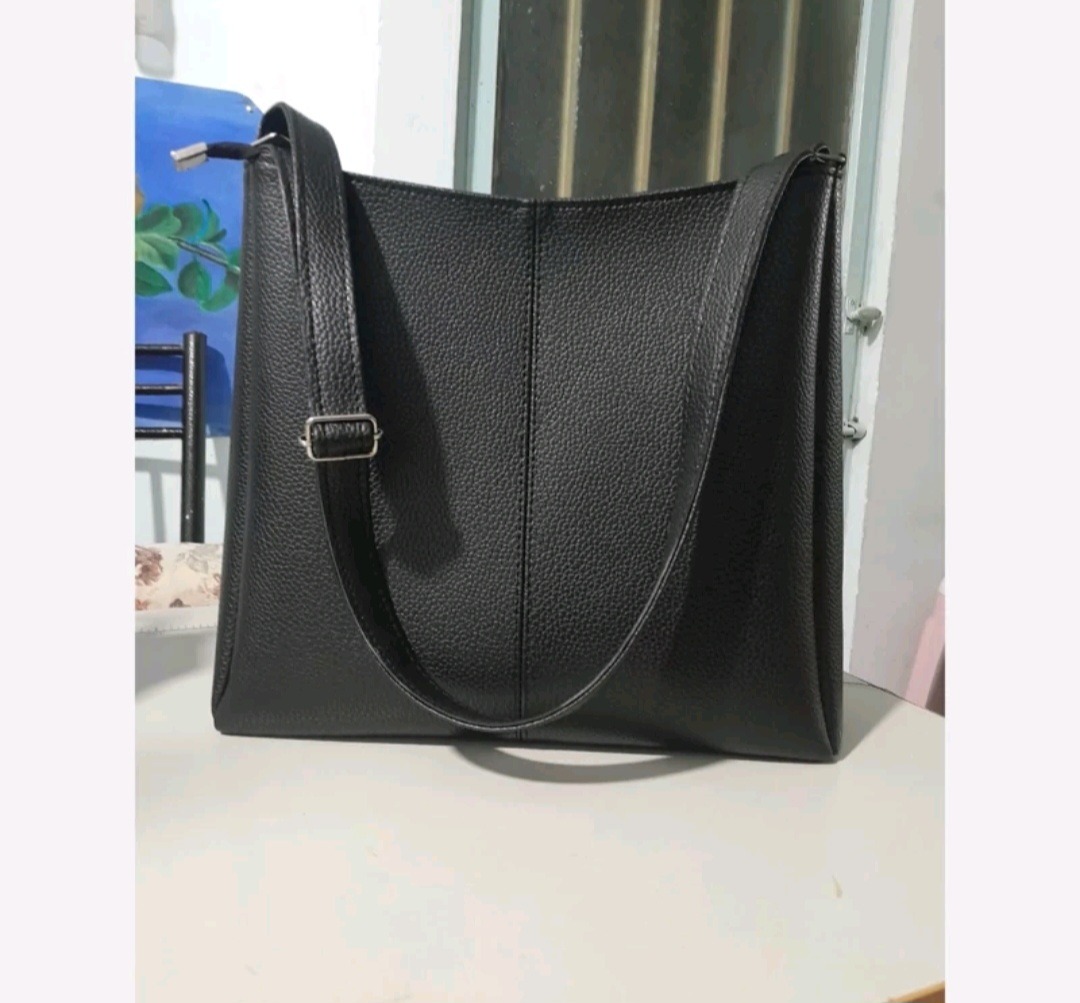 کیف دوشی زنانه جادار