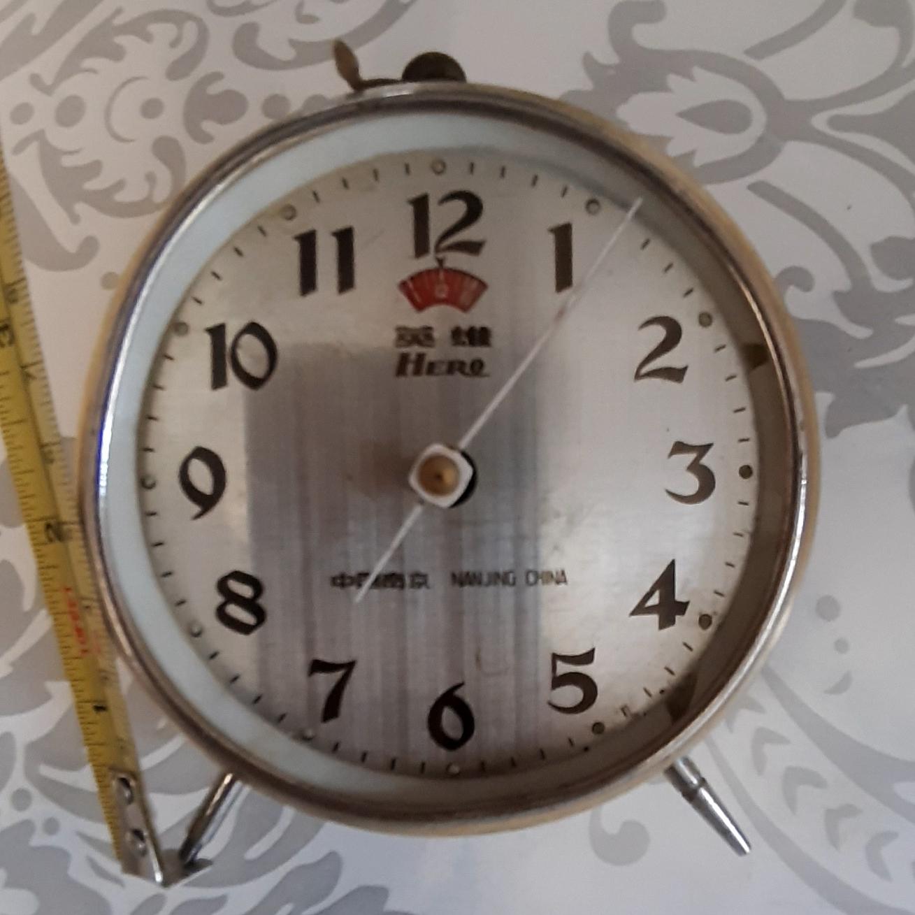 ساعت رومیزی کوکی چینی قدیمی کارمیکنه قطعه کم داره