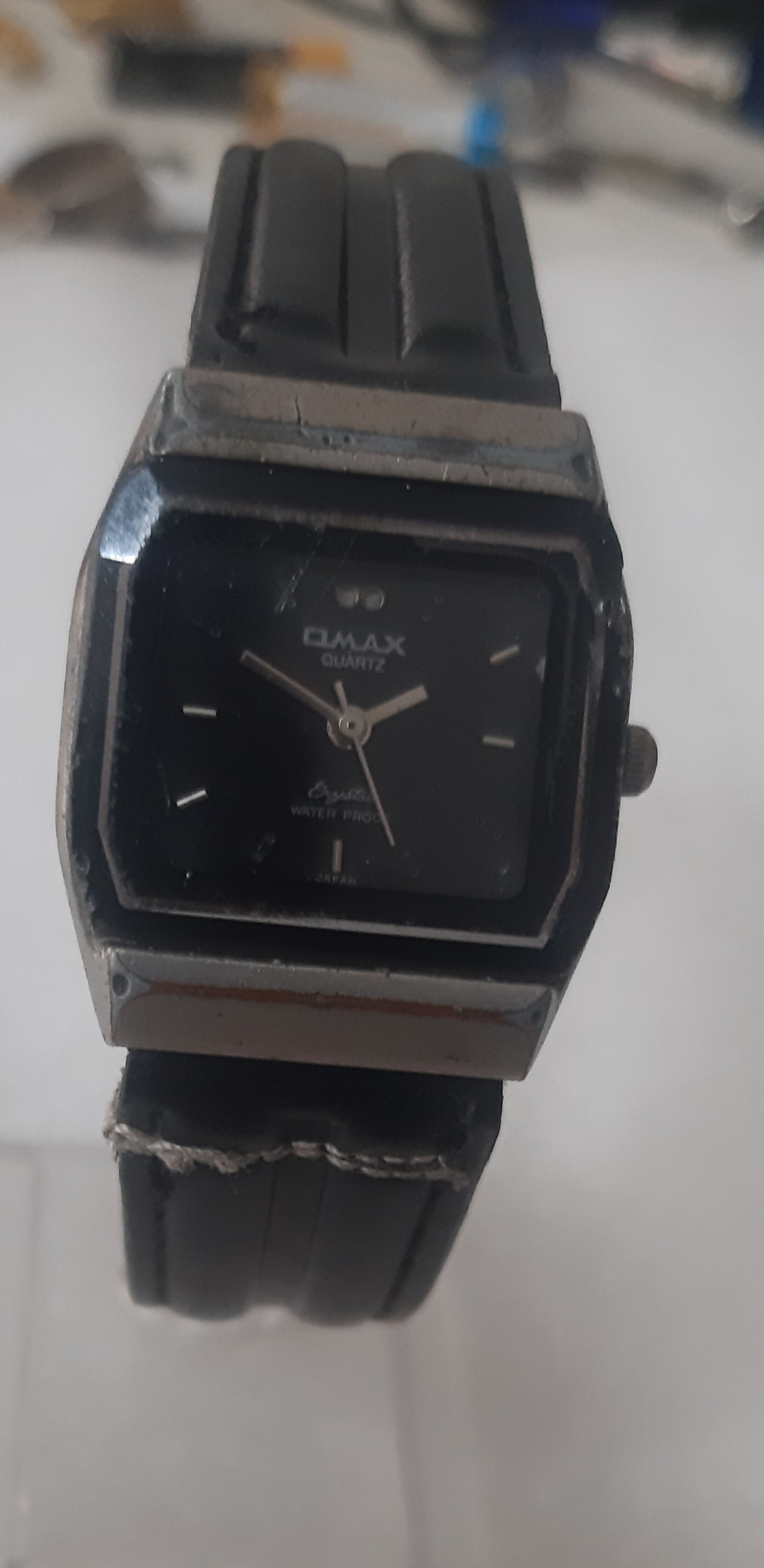 اوماکس قاب ریز مشکی کوارتز ژاپنی