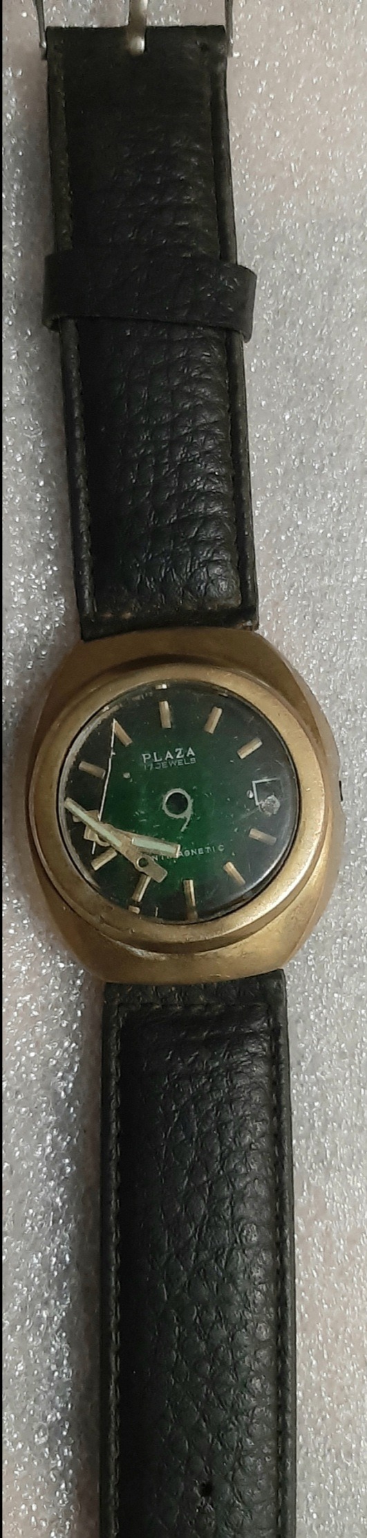 قاب طلایی کوکی سویسی Plaza با صفحه ساعت مردانه