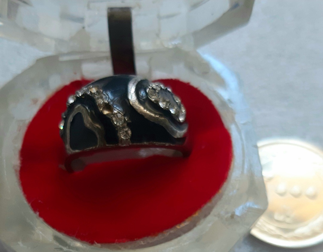 انگشتر مشکی خوش ساخت قدیمی