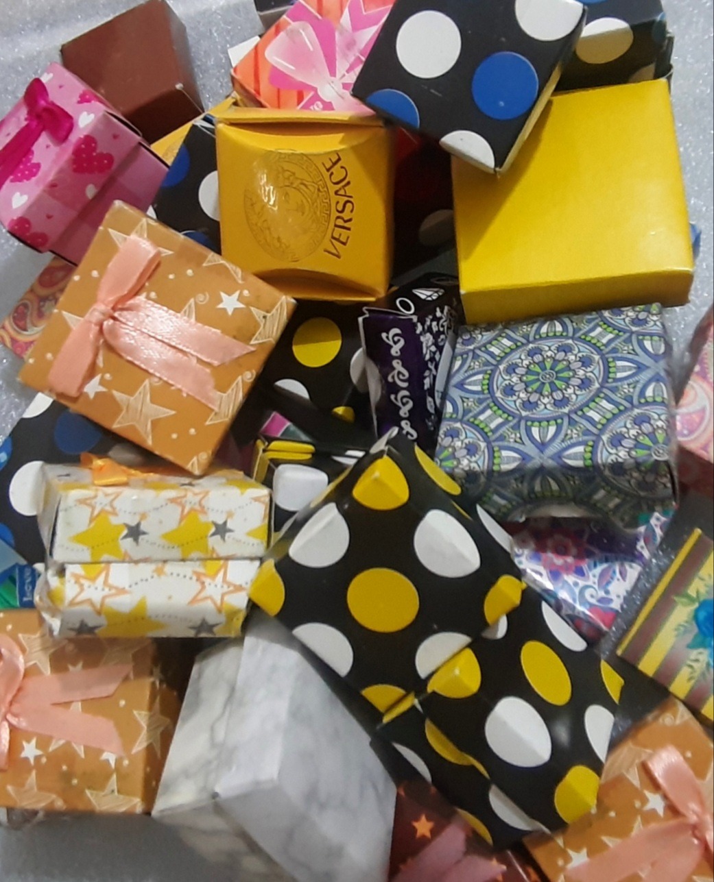 جعبه جواهر انگشتر متنوع سایز 5 8 10سانت 30عدد