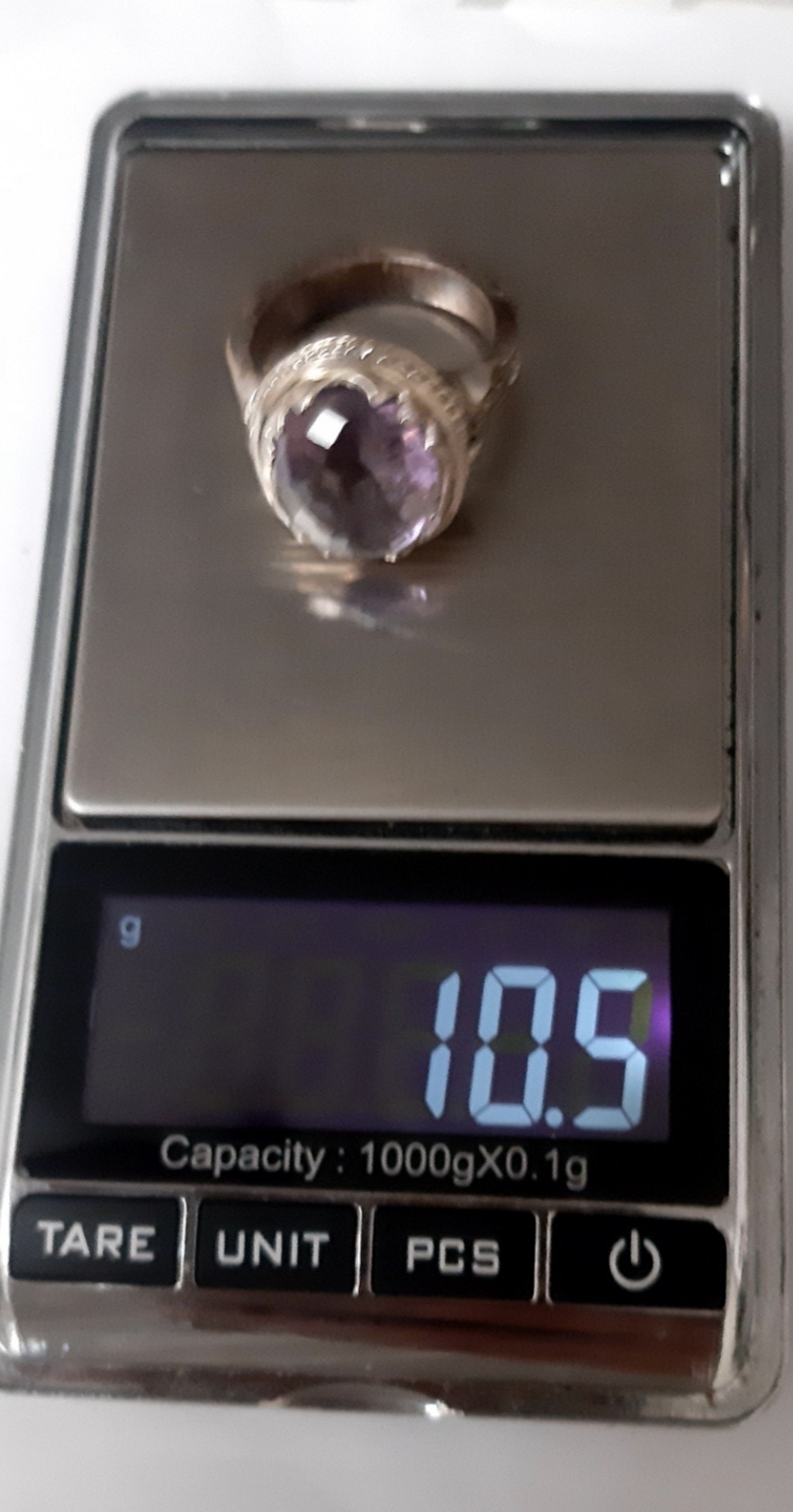 انگشتر الکساندریت تلالوء دار بسیار زیبا و شیک