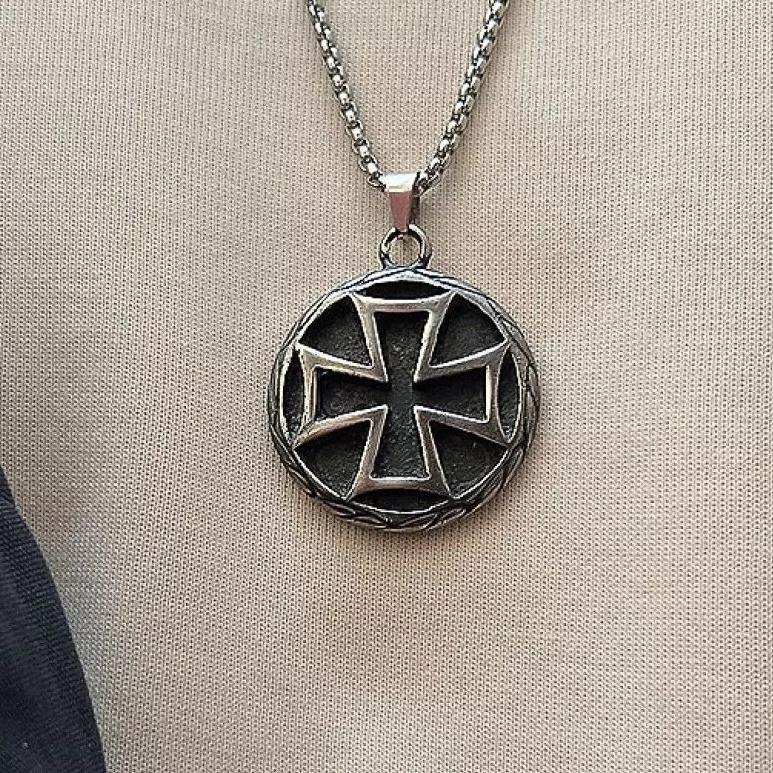 گردنبند آیرون کراس المان نازی هیتلر