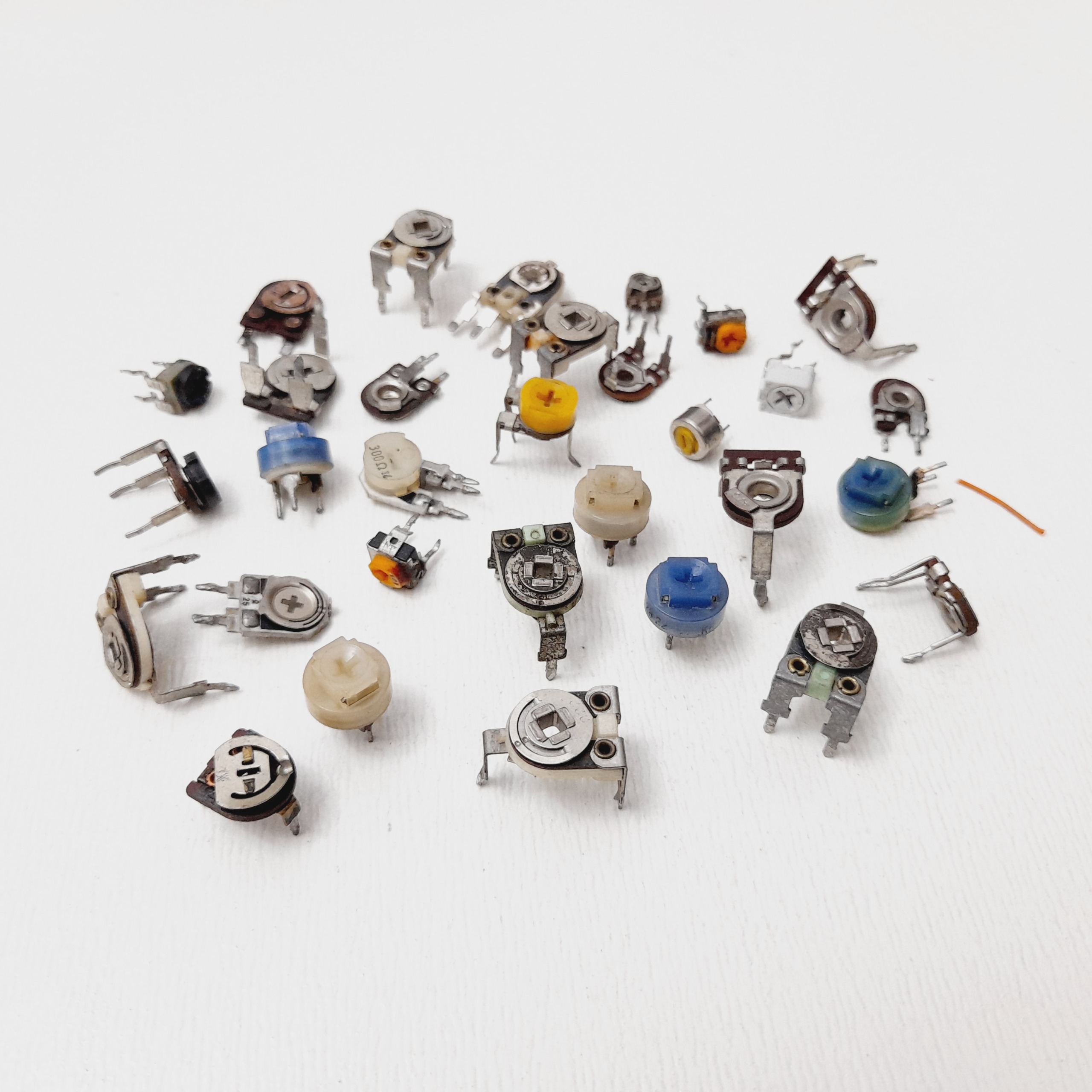 30 عدد انواع پتانسیومتر کد3