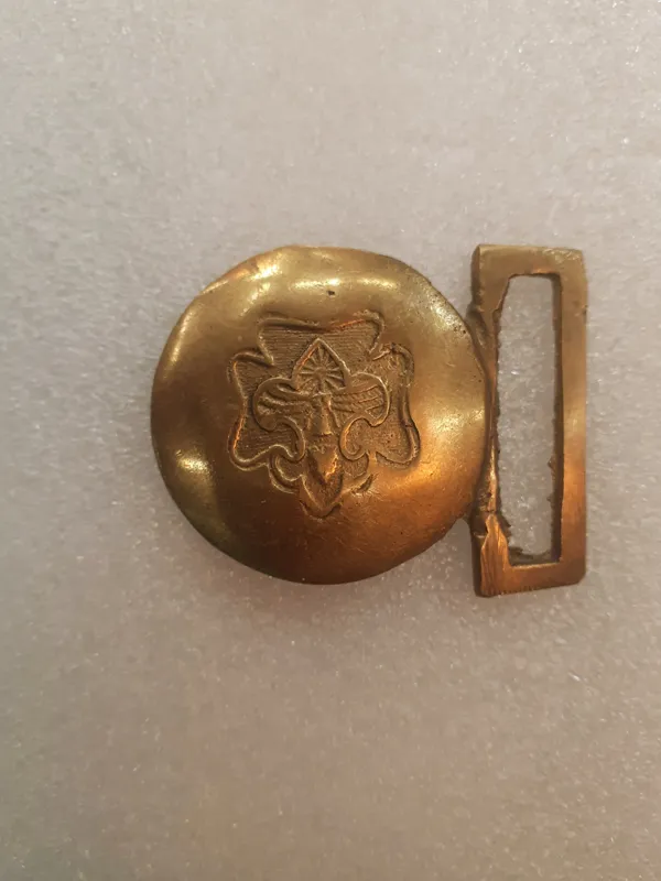 سگک برنجی پیش آهنگی