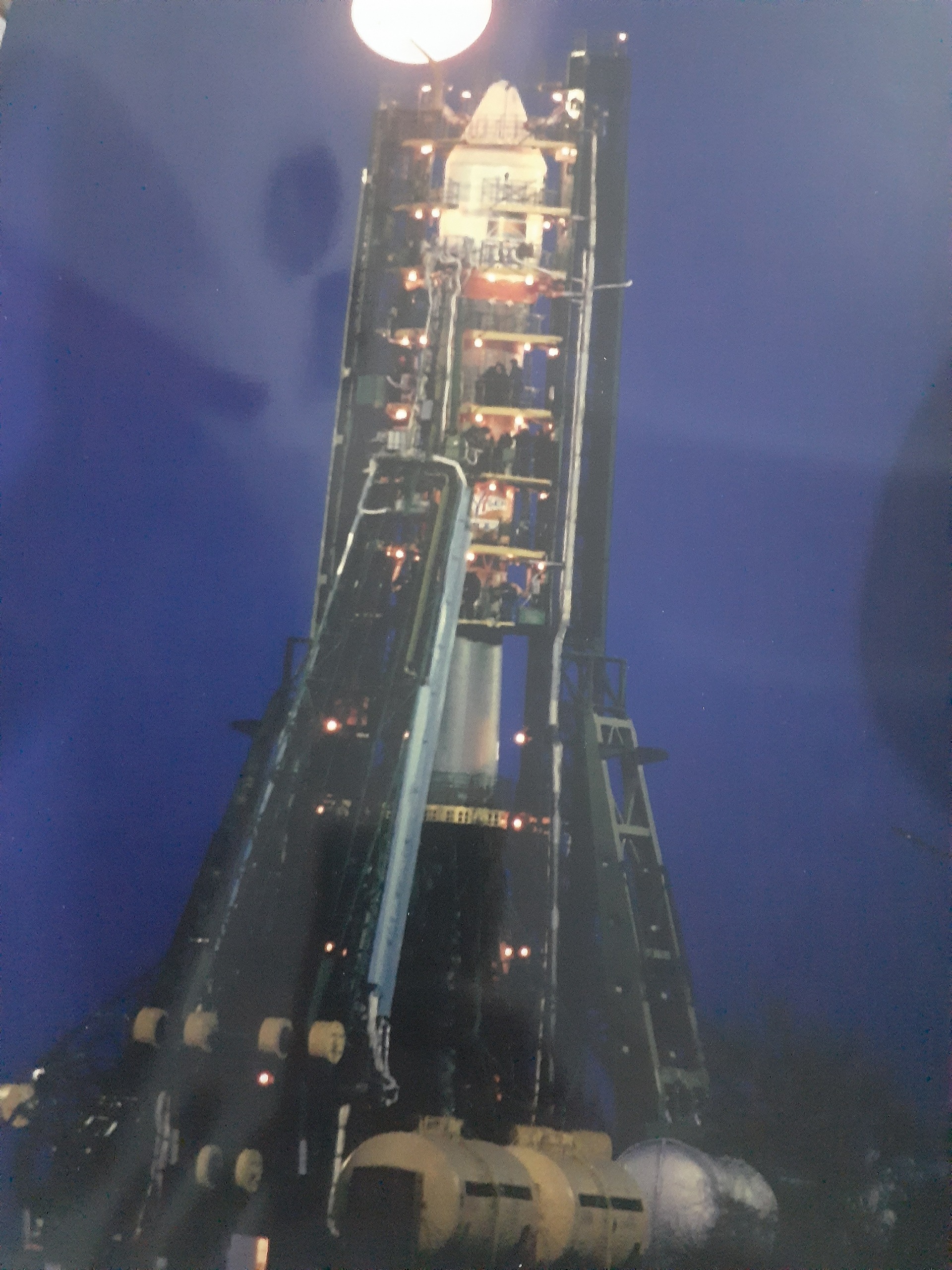 عکس پوستر سازمان فضایی روسیه سایز 20 در 30 سانتی