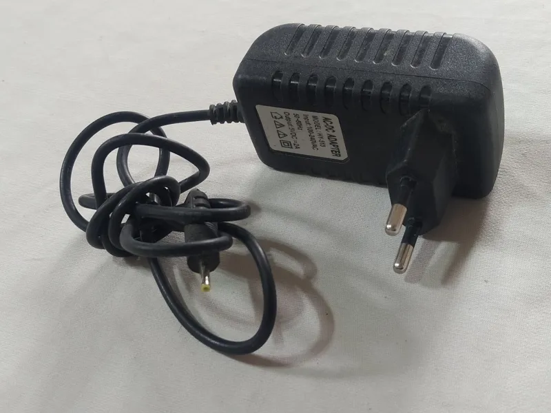 شارژر تابلت وچراغ قوه