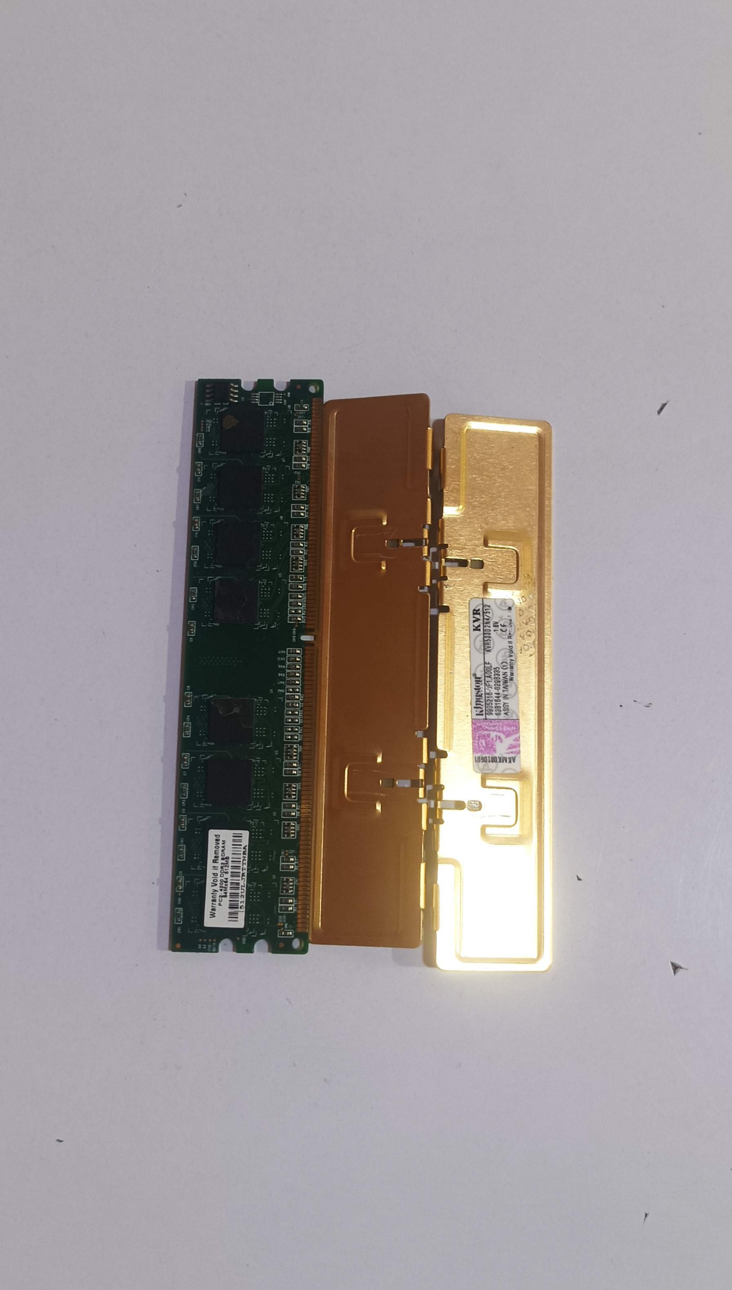 رم یاگرافیک کامپیوتر512MGتست نکردم معیوب میفروشم