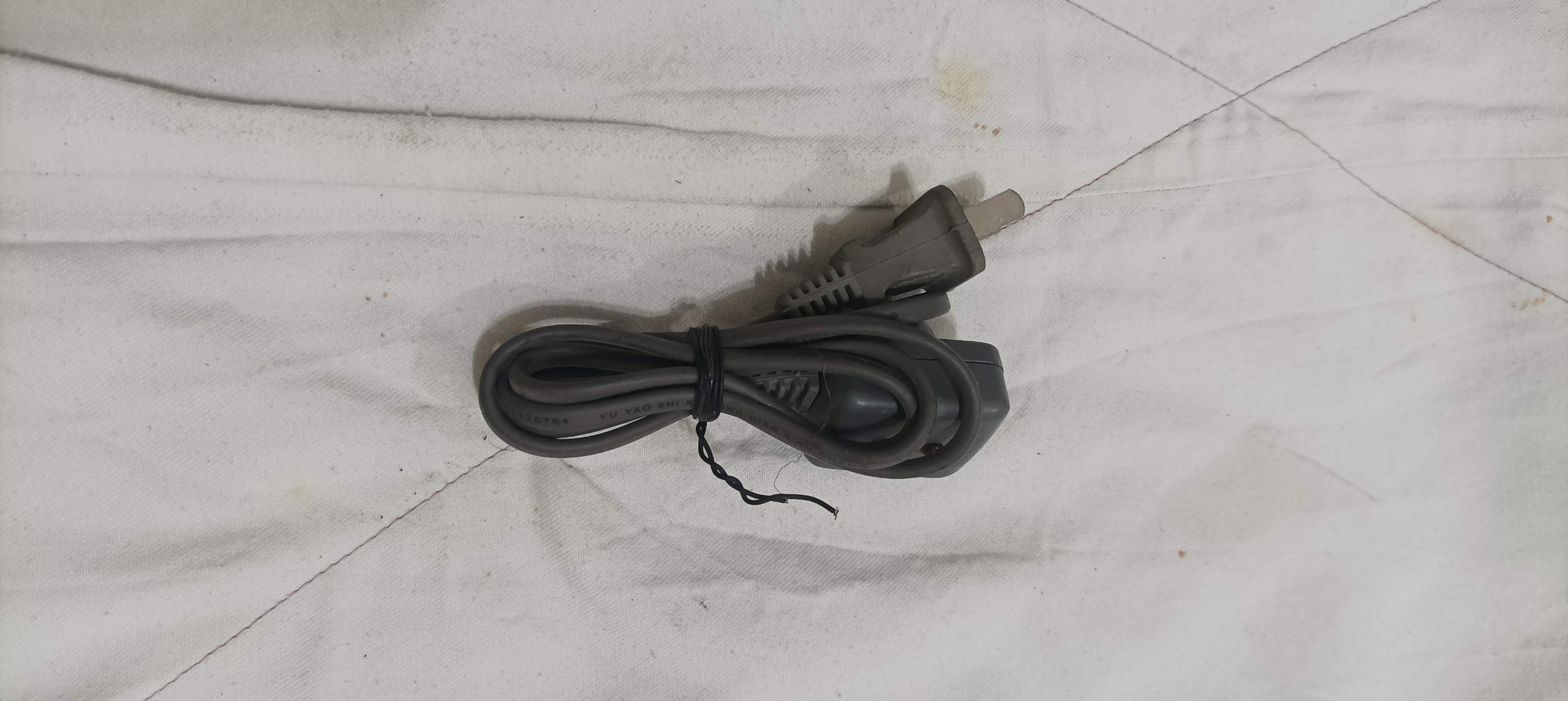 کابل فیش3سوراخ کوچک به2سر