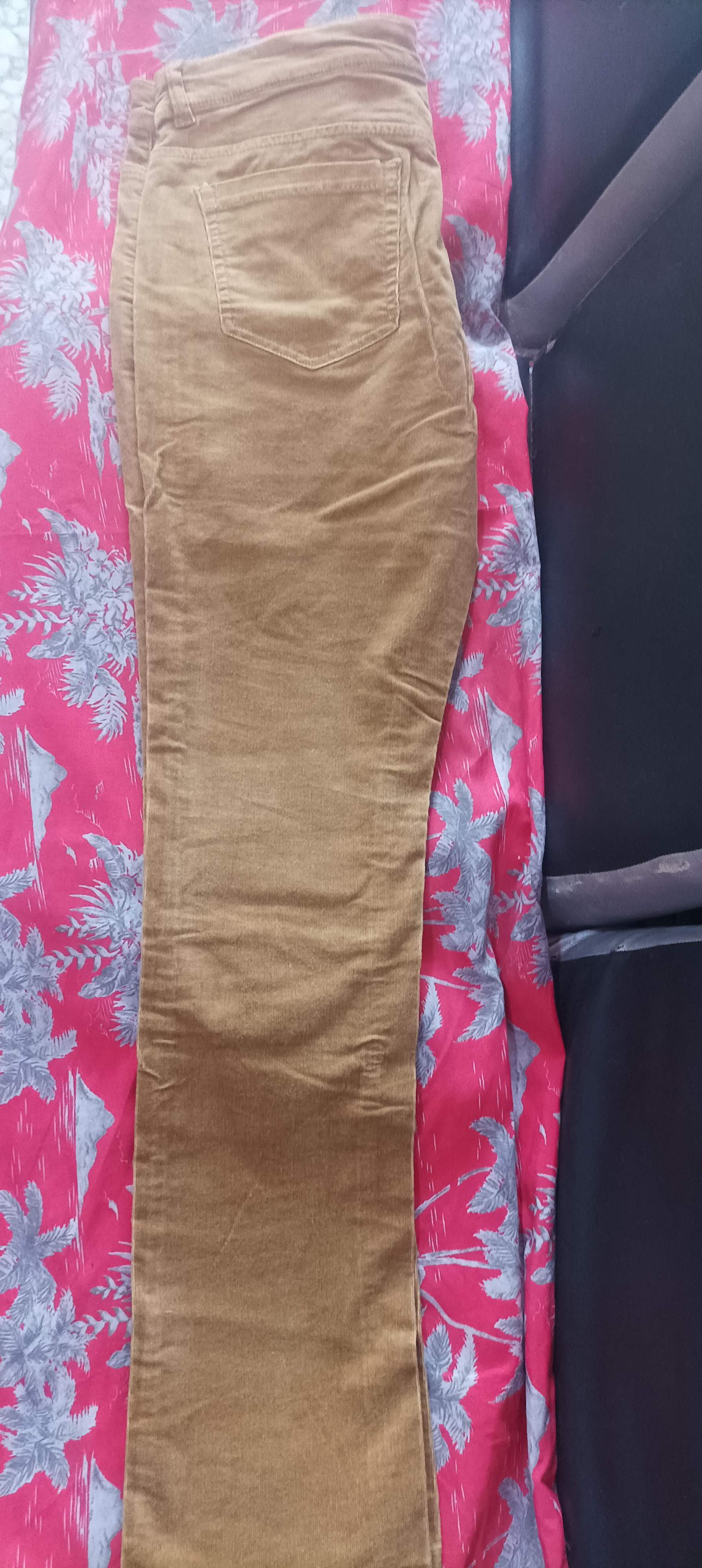 شلوار به اصطلاح مخمری مردانه