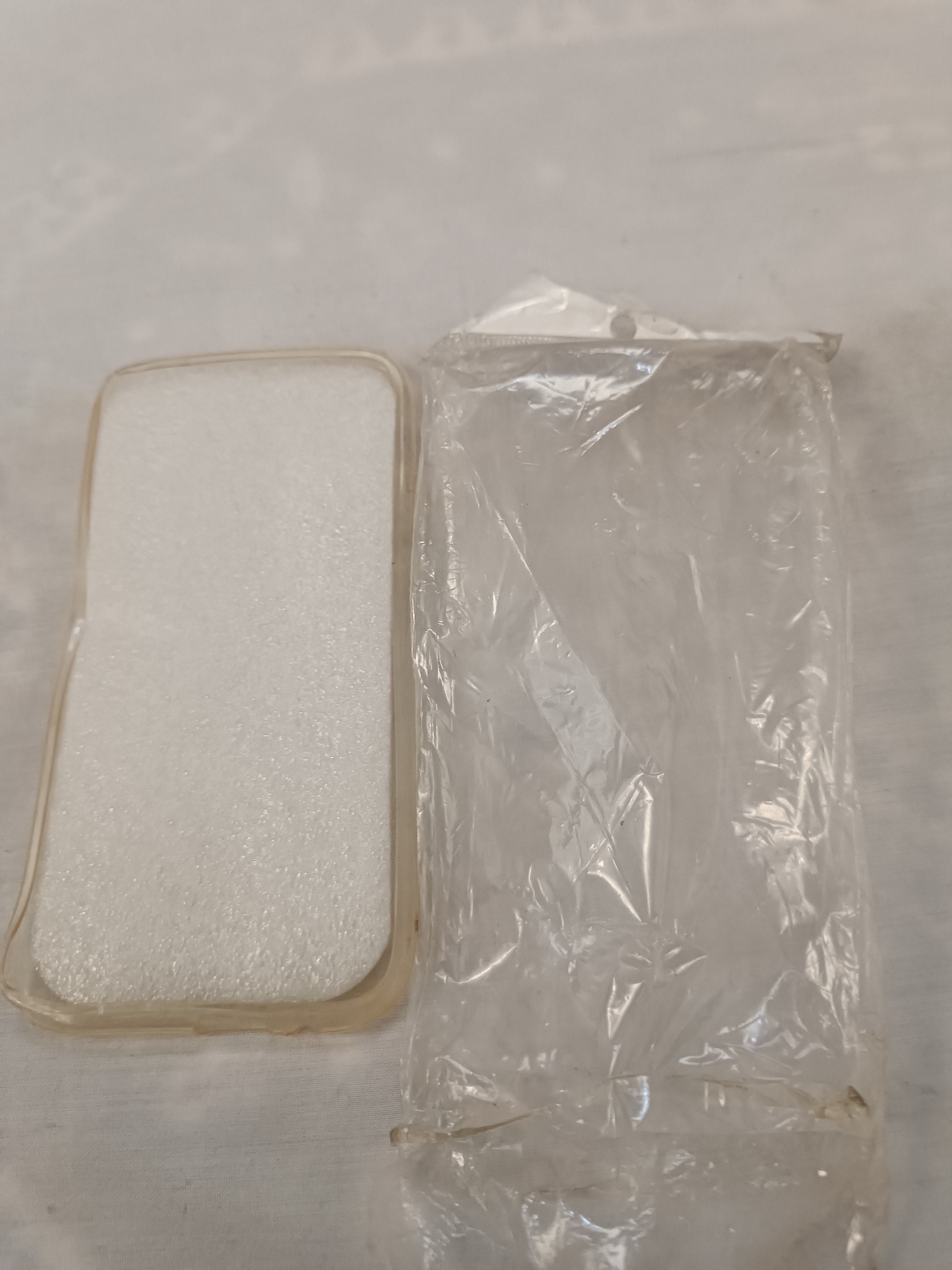 کاور نایاب ژله ای اچ تی سیM8