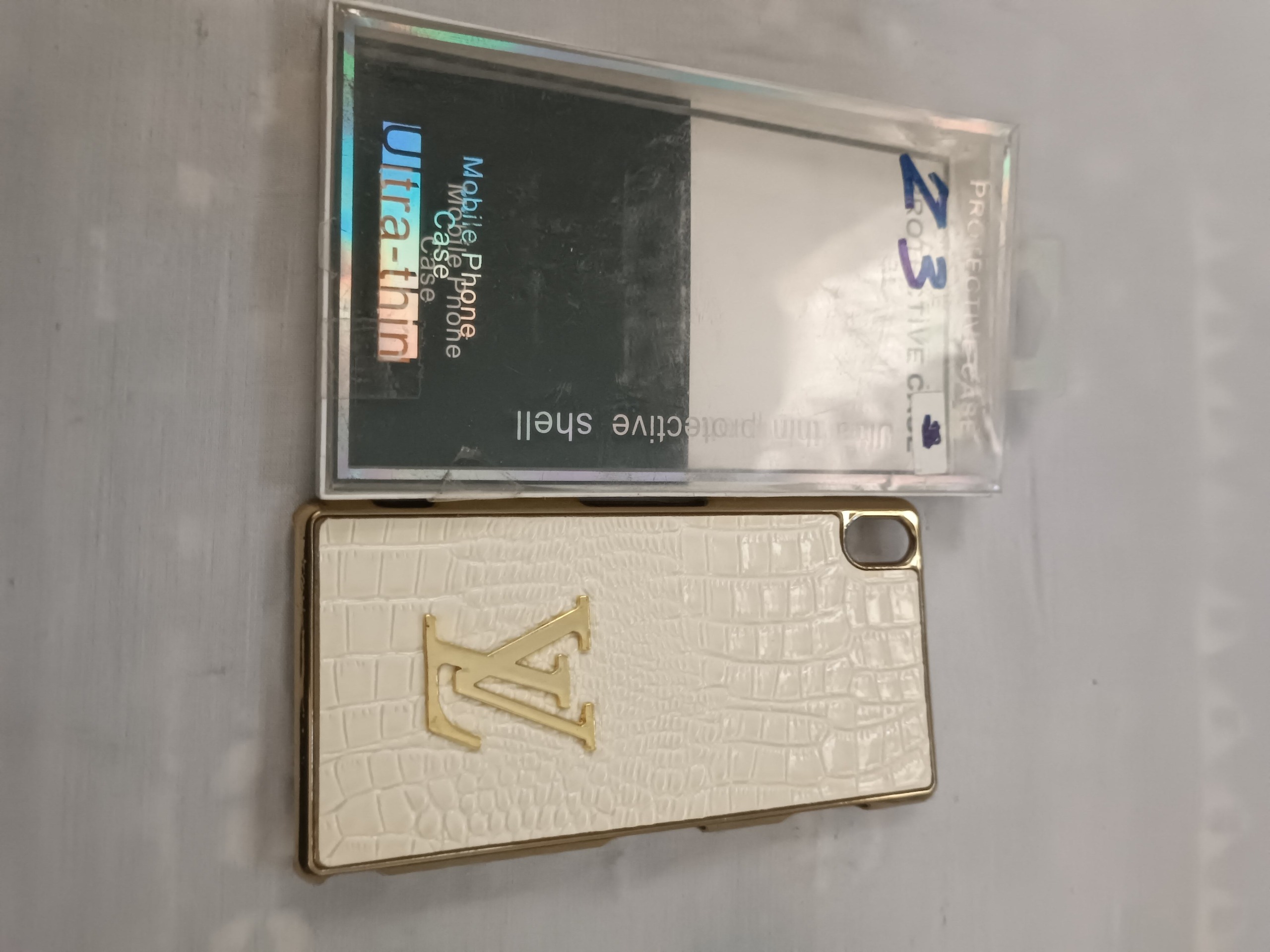 کاور طرح دار شیک سونیZ3