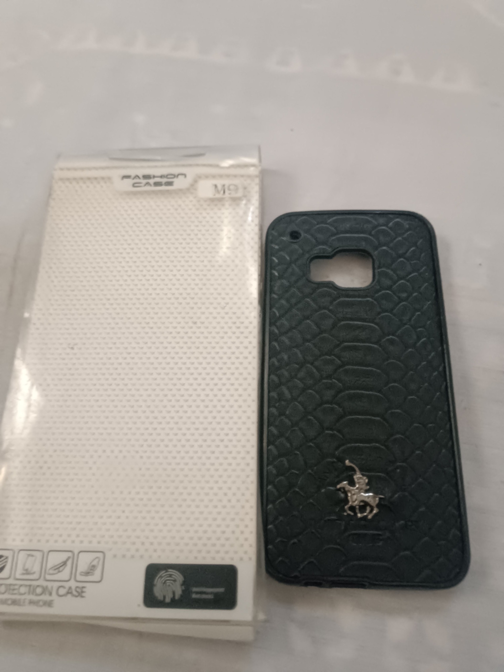 کاور فوق العاده محکمHTCمدلM9