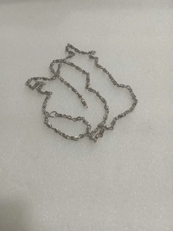 گردن بند جنس خوب تمیز و زیبا