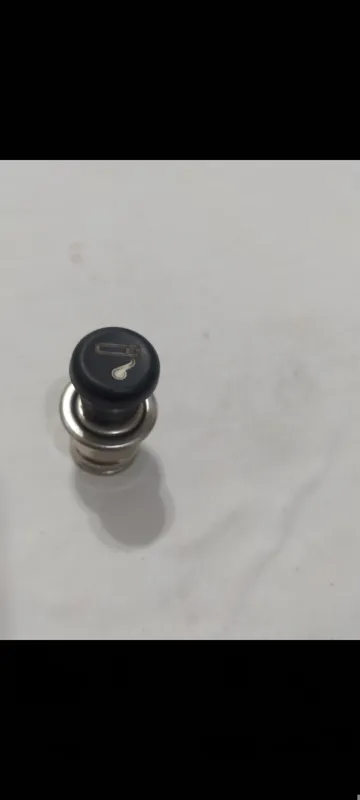 المنت فندکی سیگار روشن کن داخل ماشین