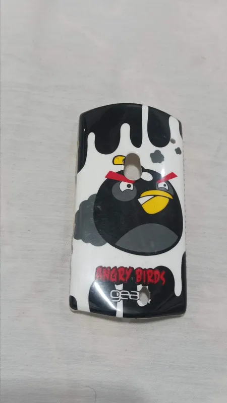 کاور پلاستیکی سونی مدلش روفکر کنم آیون؟؟!!