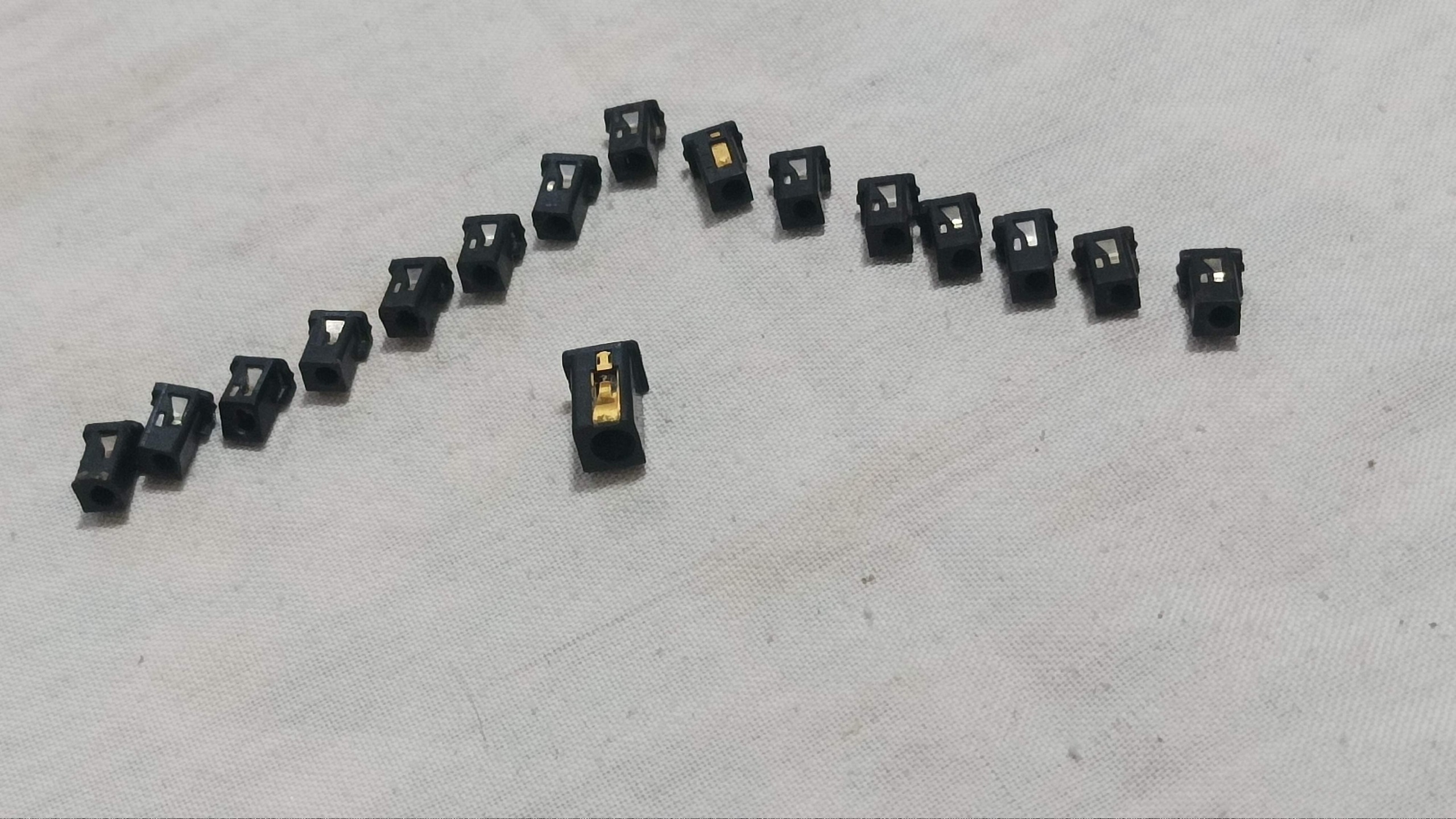 چندعددسوکت شارژگوشی نوکیا101و108و6300وx1و