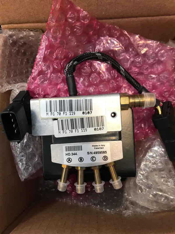 مجموعه ریل سوخت گاز وبراکت پژو XU7-