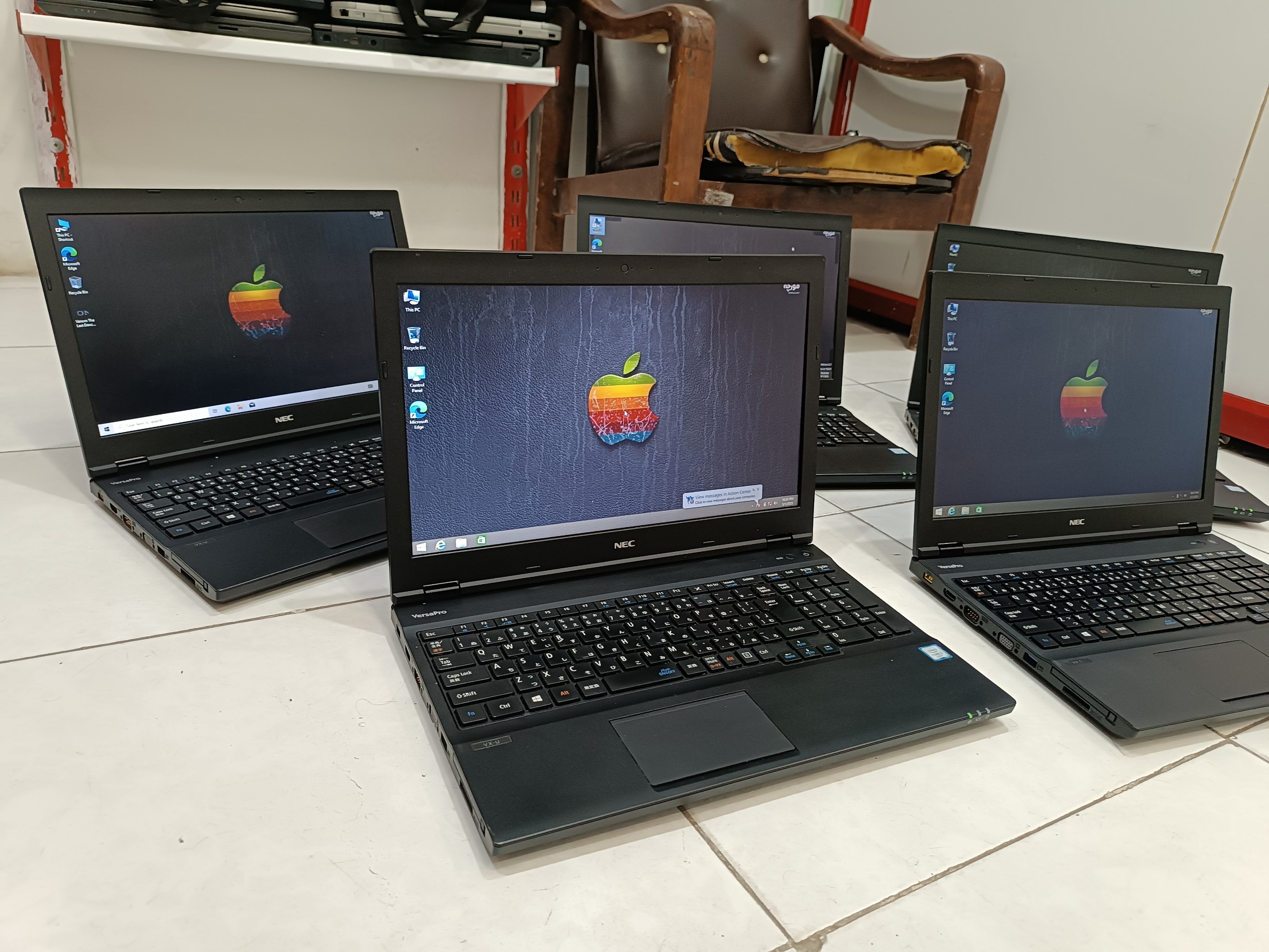 لپ تاپ. NEC مشکی