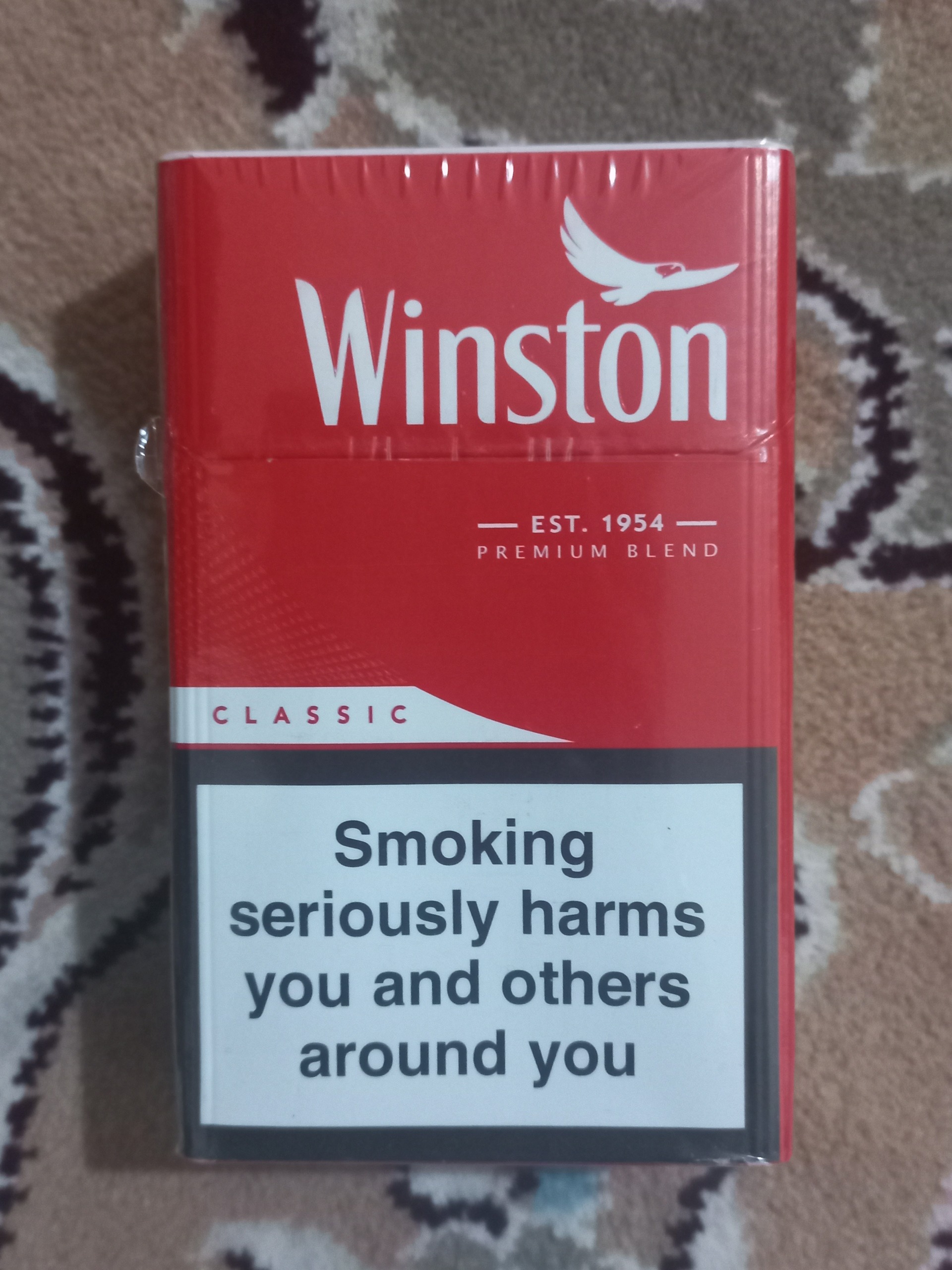 پاکت سیگار وینستون قرمز
